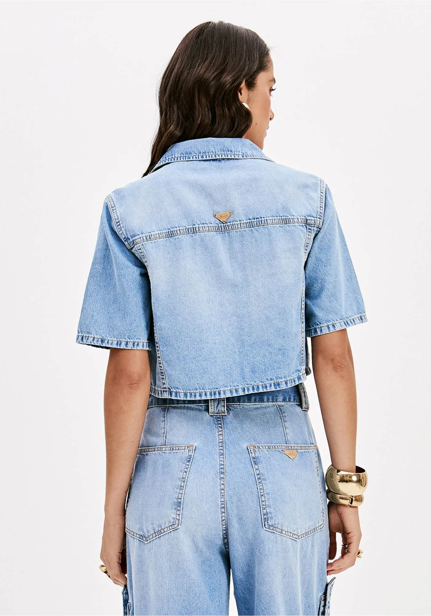 Camisa Manga Curta em Ganga Clara - Lança Perfume  3