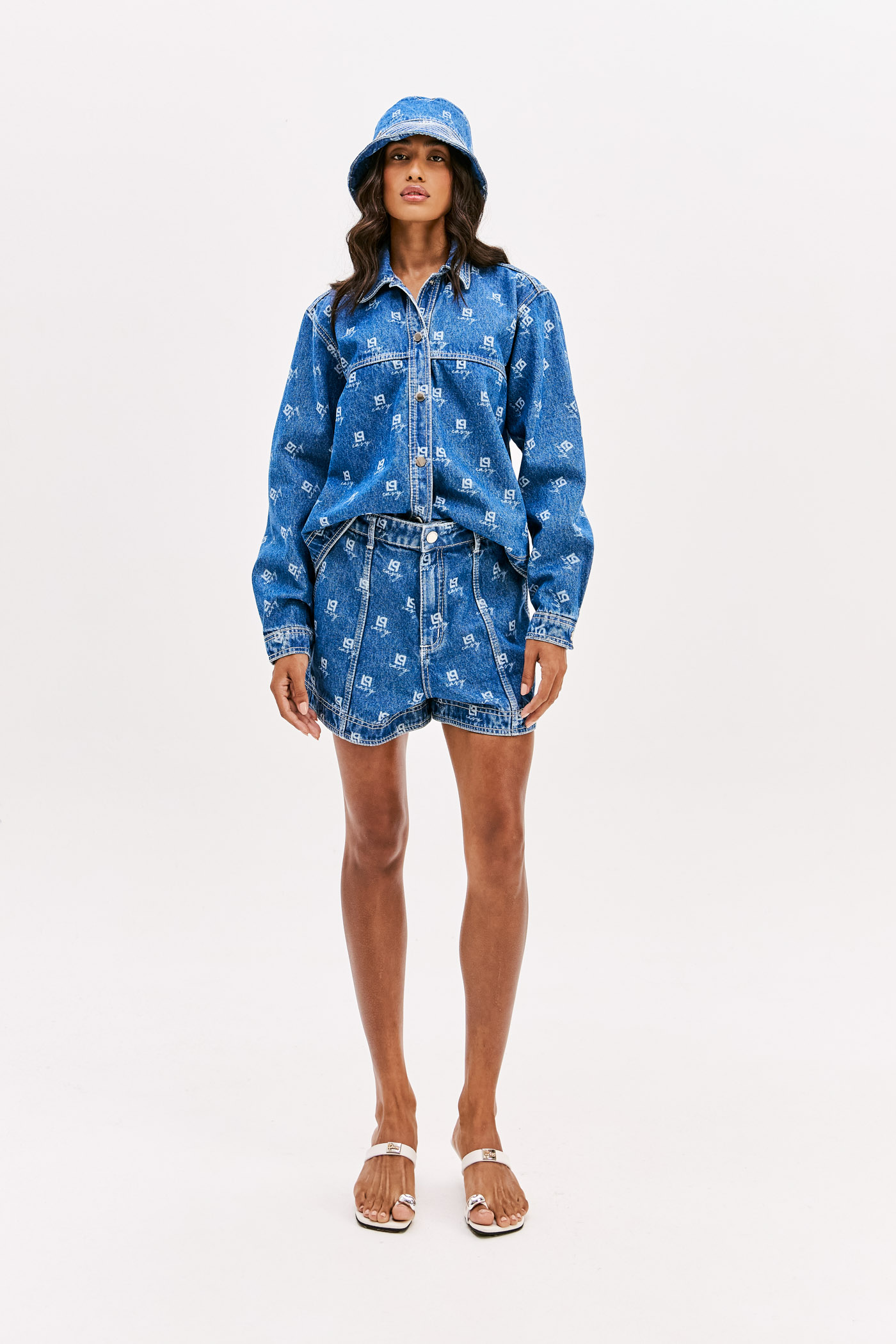 Camisa Oversized Ganga com Logo  - Lança Perfume 4