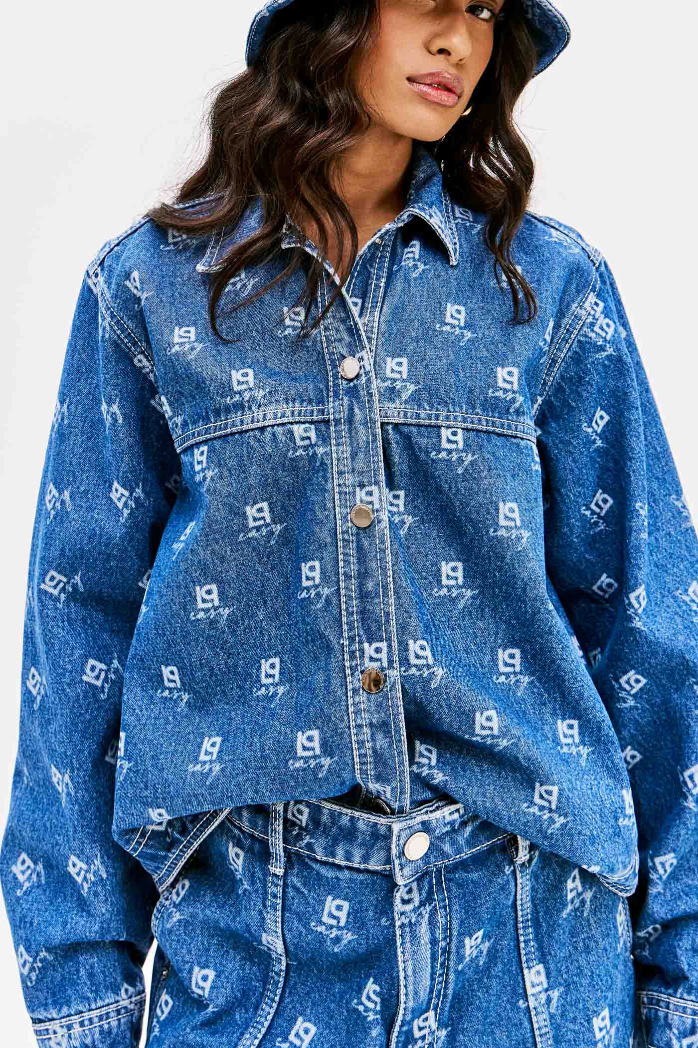 Camisa Oversized Ganga com Logo  - Lança Perfume 2