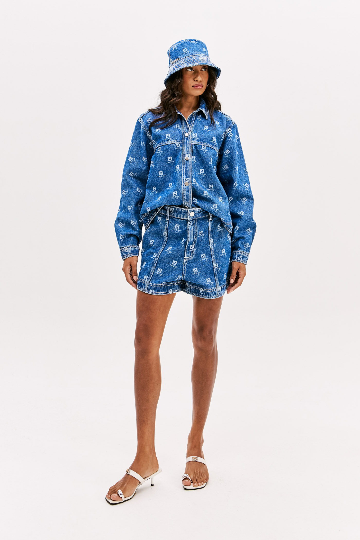 Calções em Ganga com Logo - Lança Perfume  2