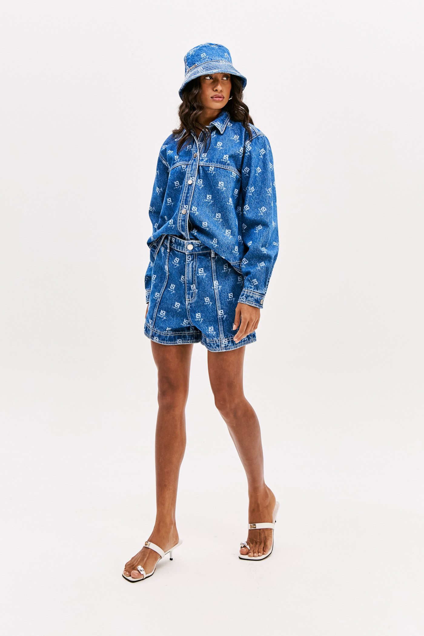 Calções em Ganga com Logo - Lança Perfume  4