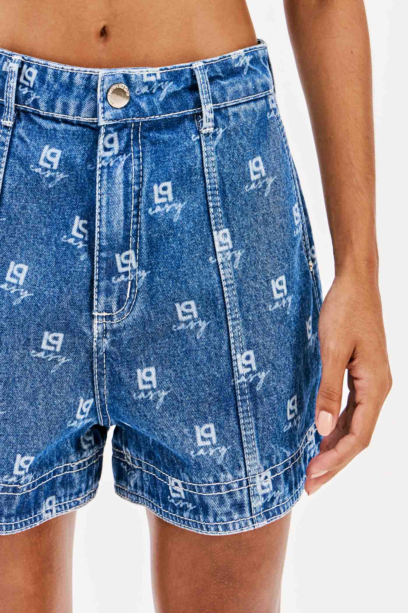 Calções em Ganga com Logo - Lança Perfume  5