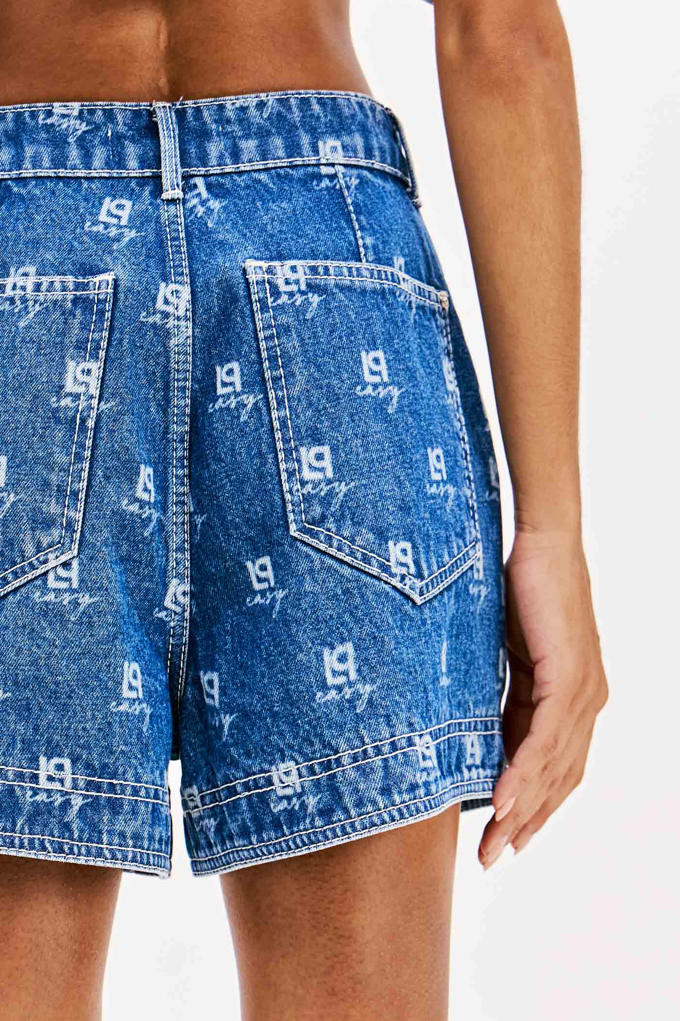 Calções em Ganga com Logo - Lança Perfume  6