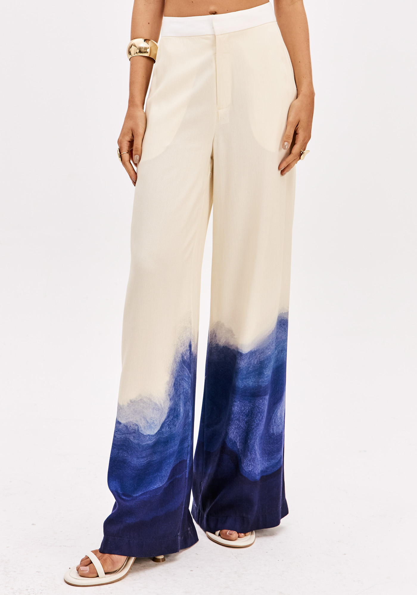 Calças Largas Blue Coast - Lança Perfume 1