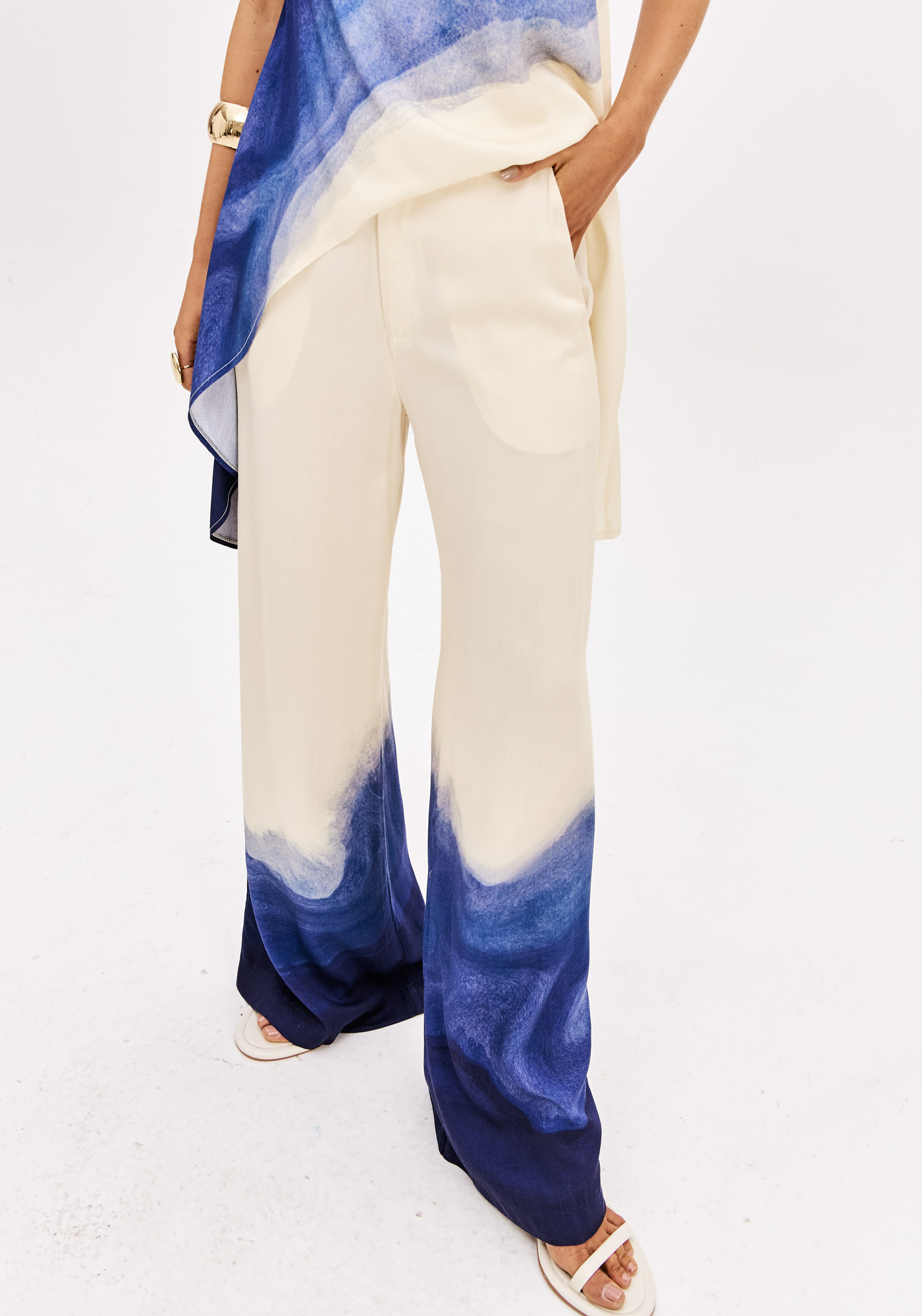 Calças Largas Blue Coast - Lança Perfume 4