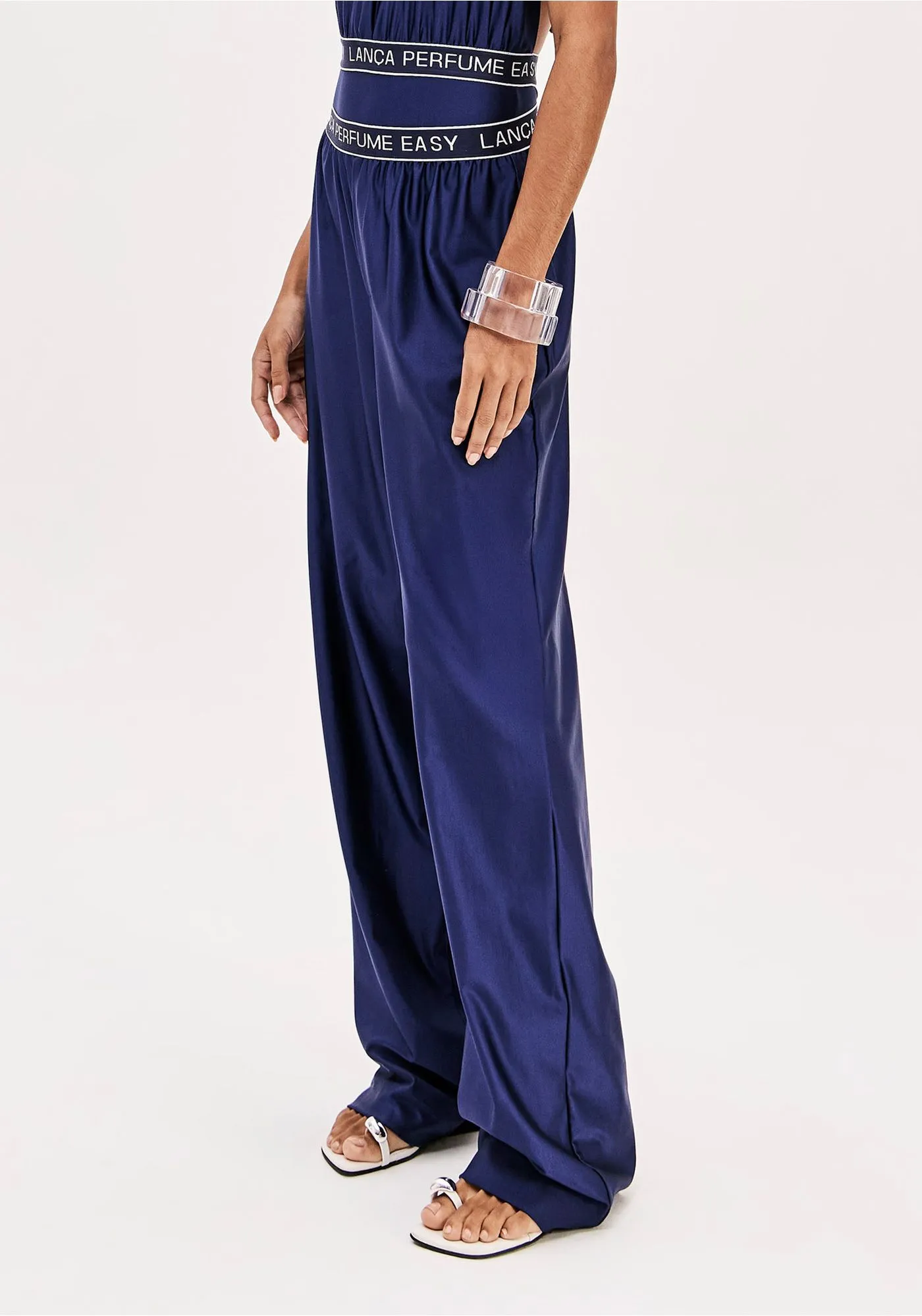Calças Largas com Elástico Azul - Lança Perfume  3