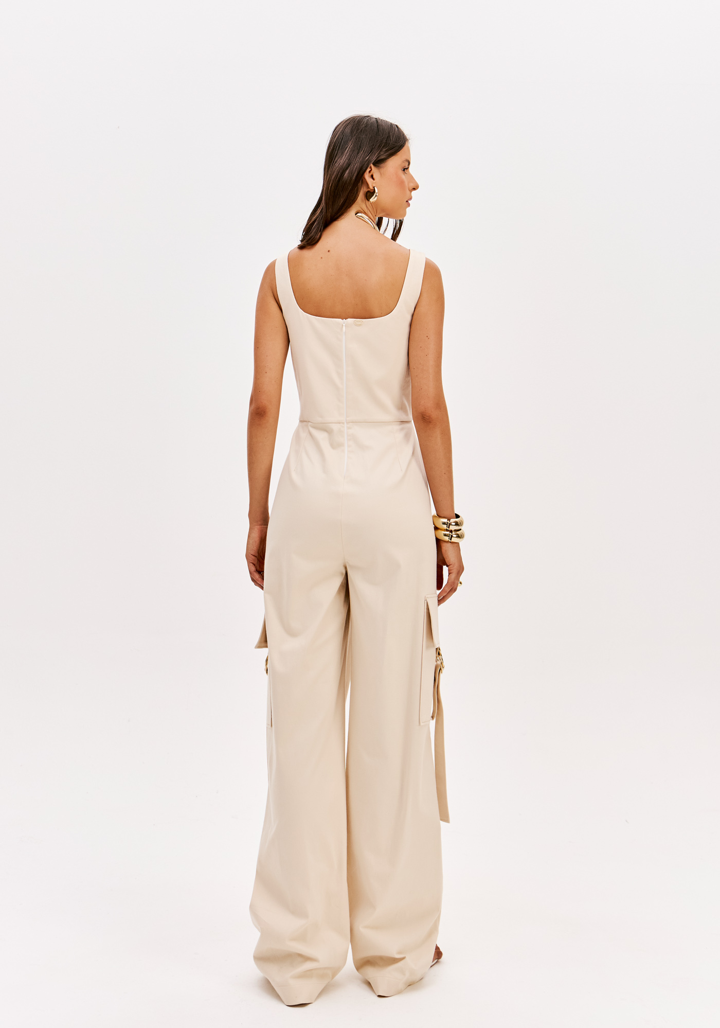 Macacão de Alças Cargo Bege - Lança Perfume  2