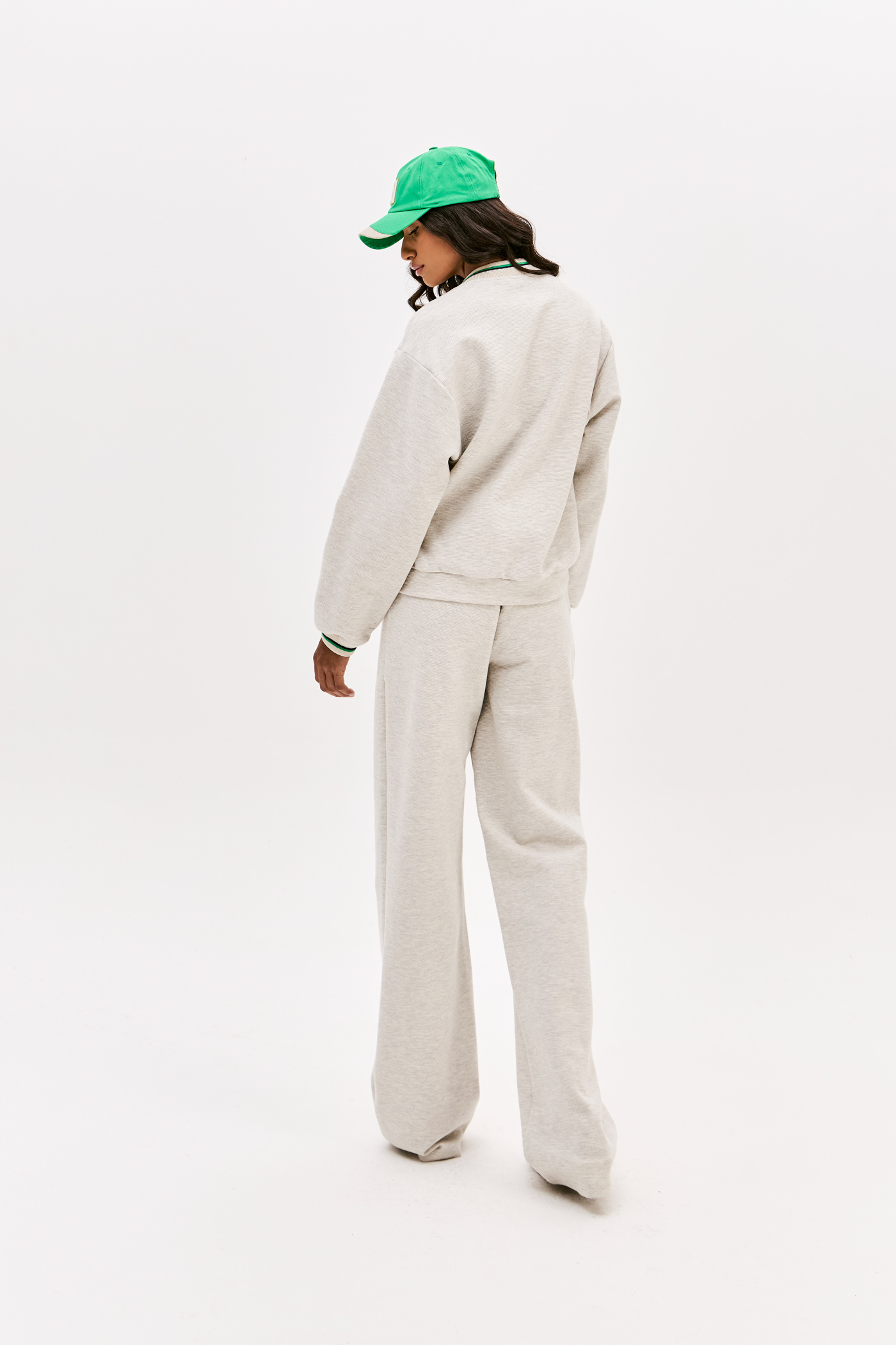 Sweat Decote V Cinza Mesclado - Lança Perfume 4