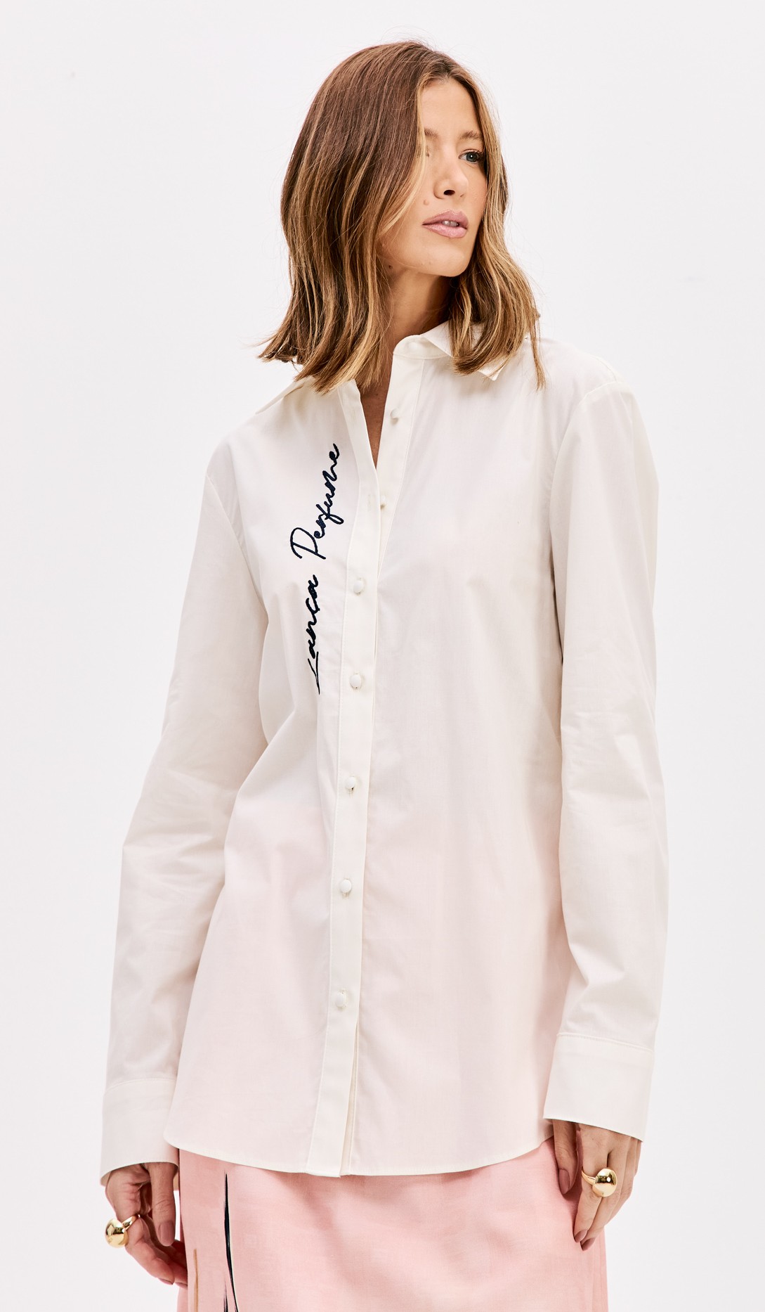  Camisa Lettering Bordado Branco - Lança Perfume  1
