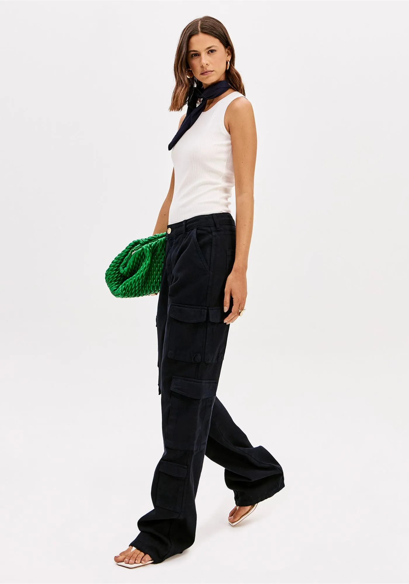 Calças em Sarja Bolso Cargo Azuis - Lança Perfume  4