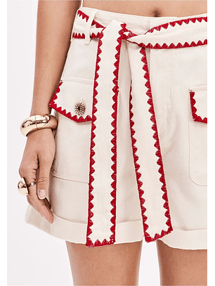 Calções Sarja Branco com Bordado Vermelho - Lança Perfume 