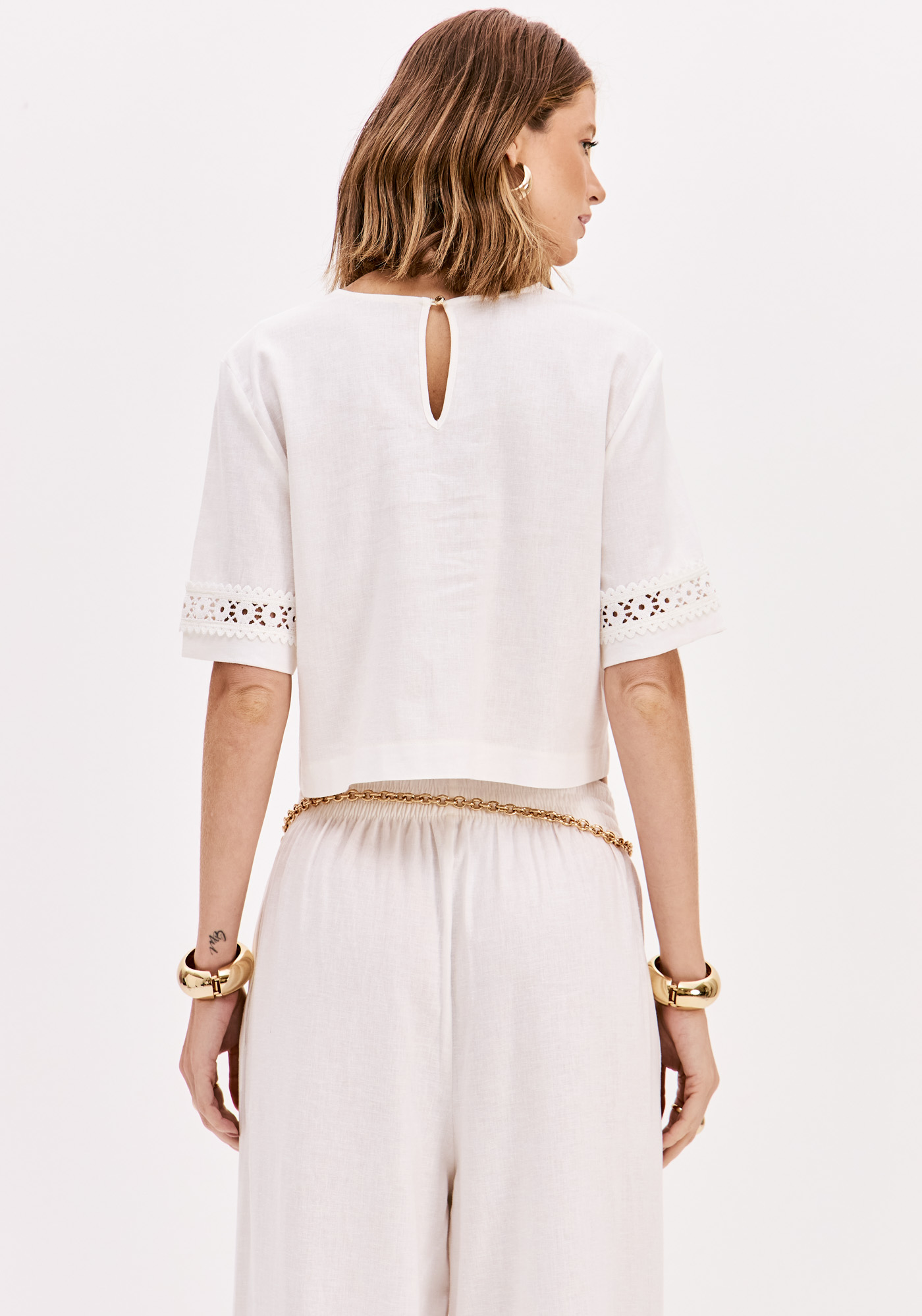 Blusa em Linho Com Bordados Branco - Lança Perfume 4