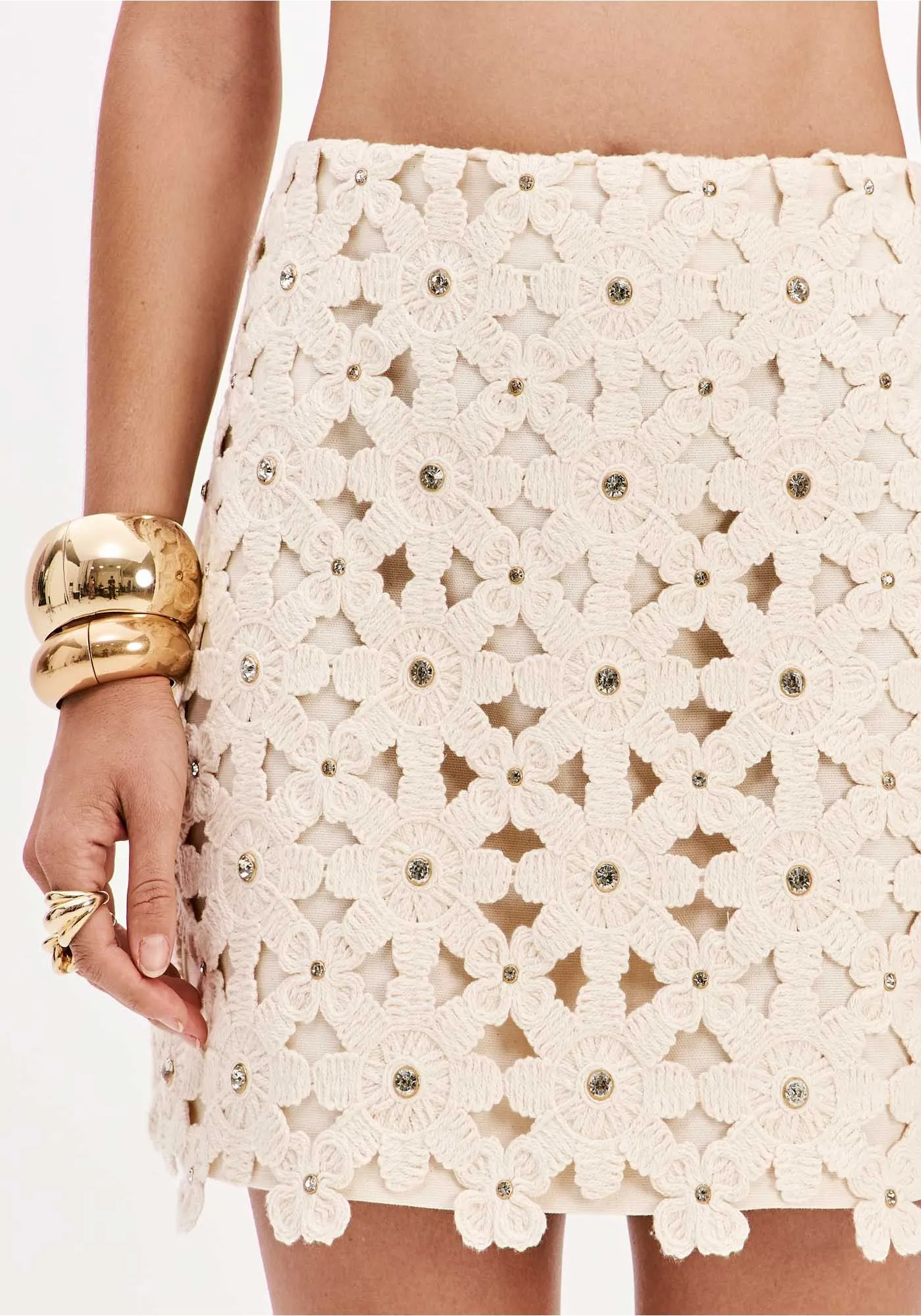 Saia Bordada Bege - Lança Perfume 4