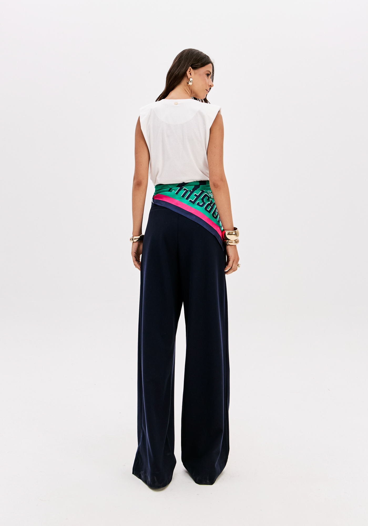 T-shirt de Cavas + Lenço Branco - Lança Perfume  2