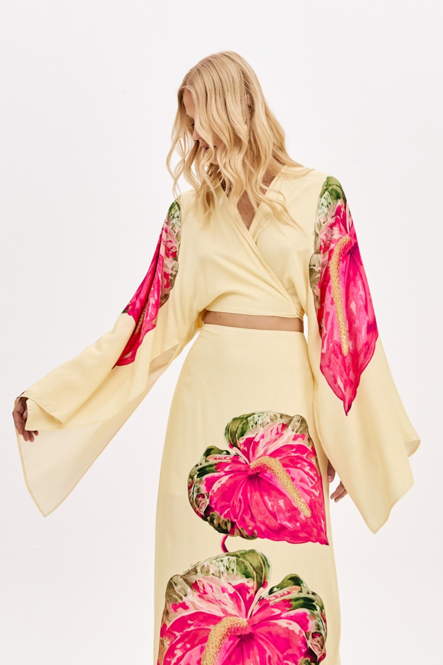 Blusa Mangas Fluidas FRENCH FLOWER Amarelo - Lança Perfume 1