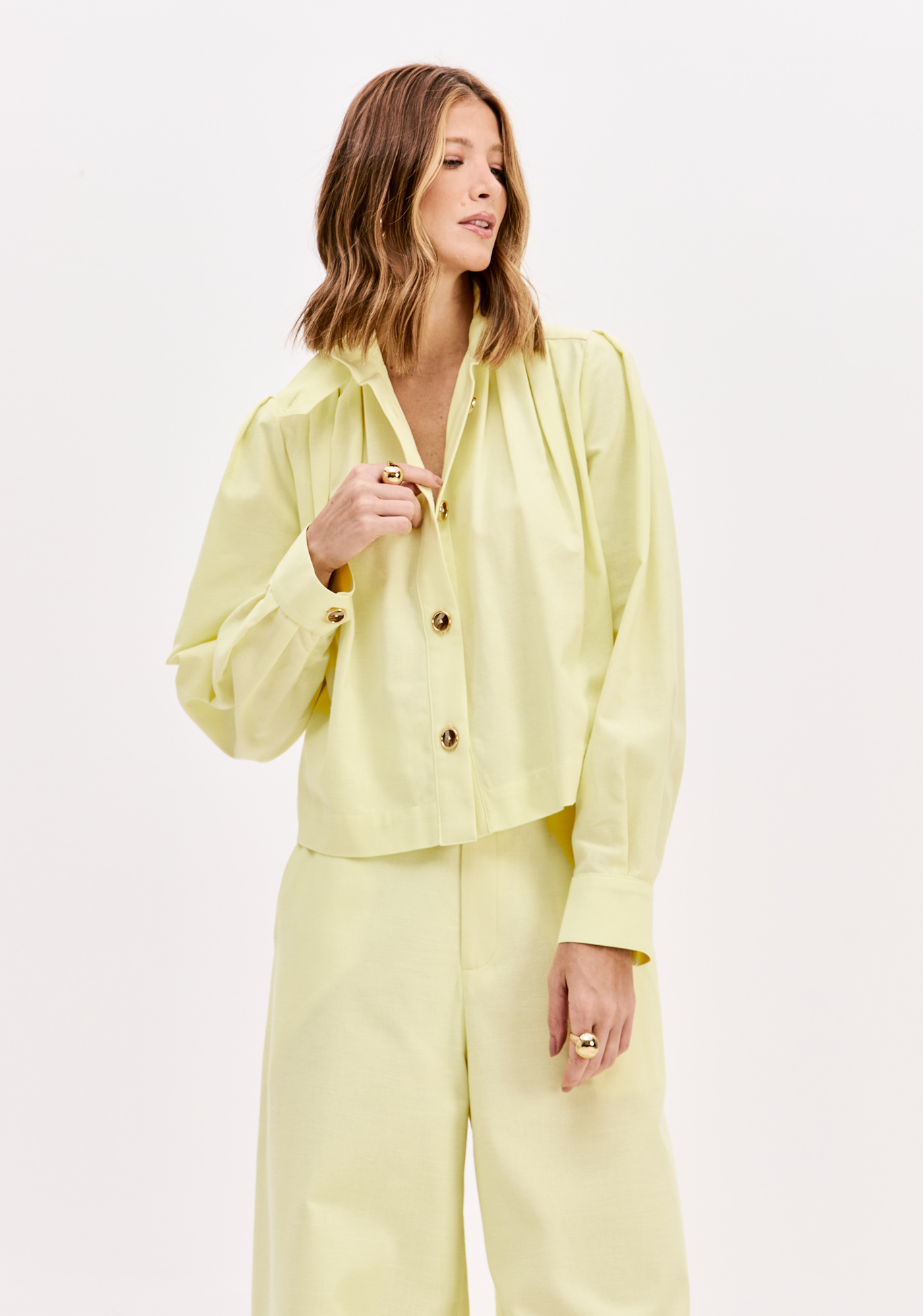 Blusa / Casaco com Botões Amarelo - Lança Perfume  1