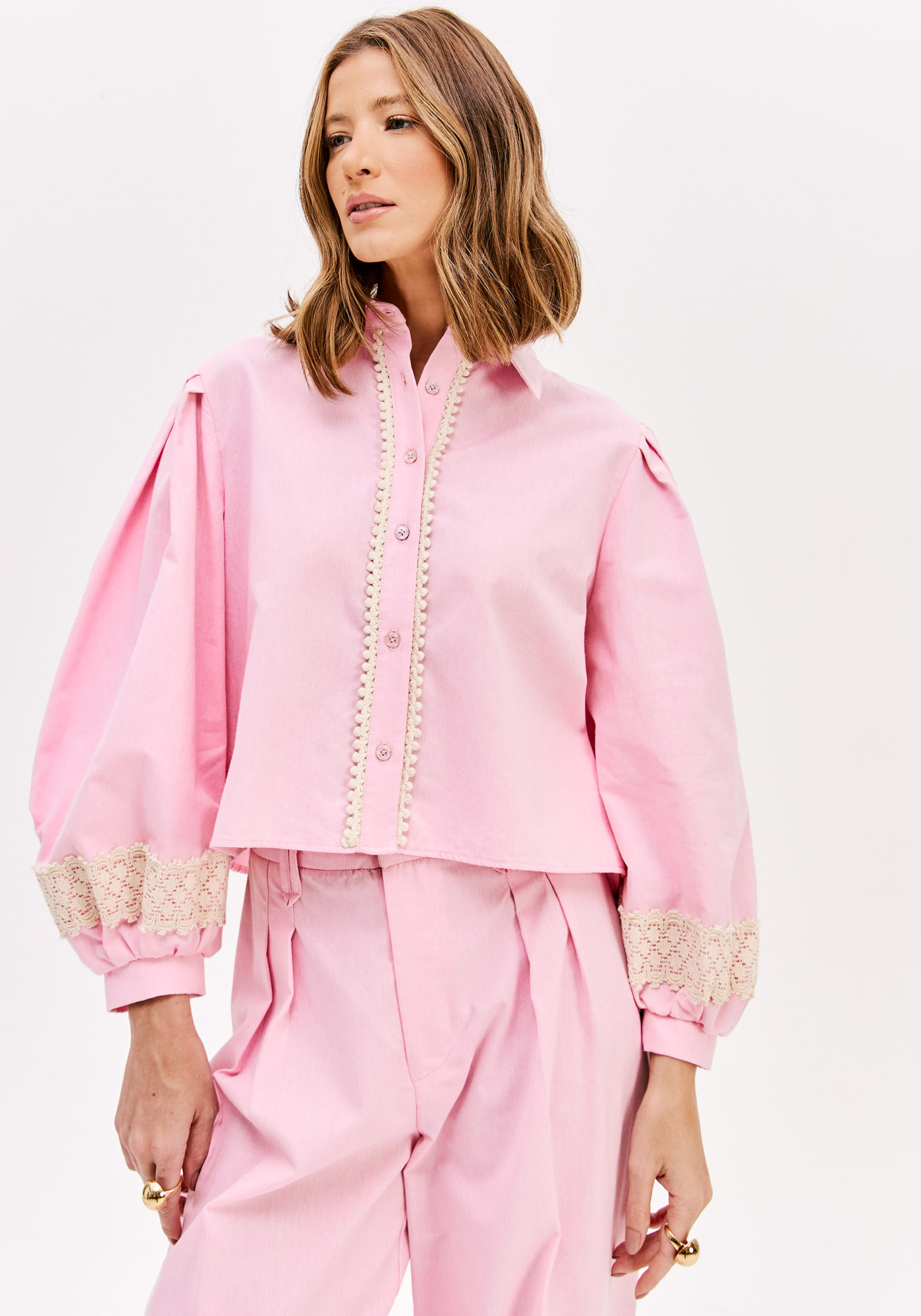 Camisa com Renda Rosa - Lança Perfume 1