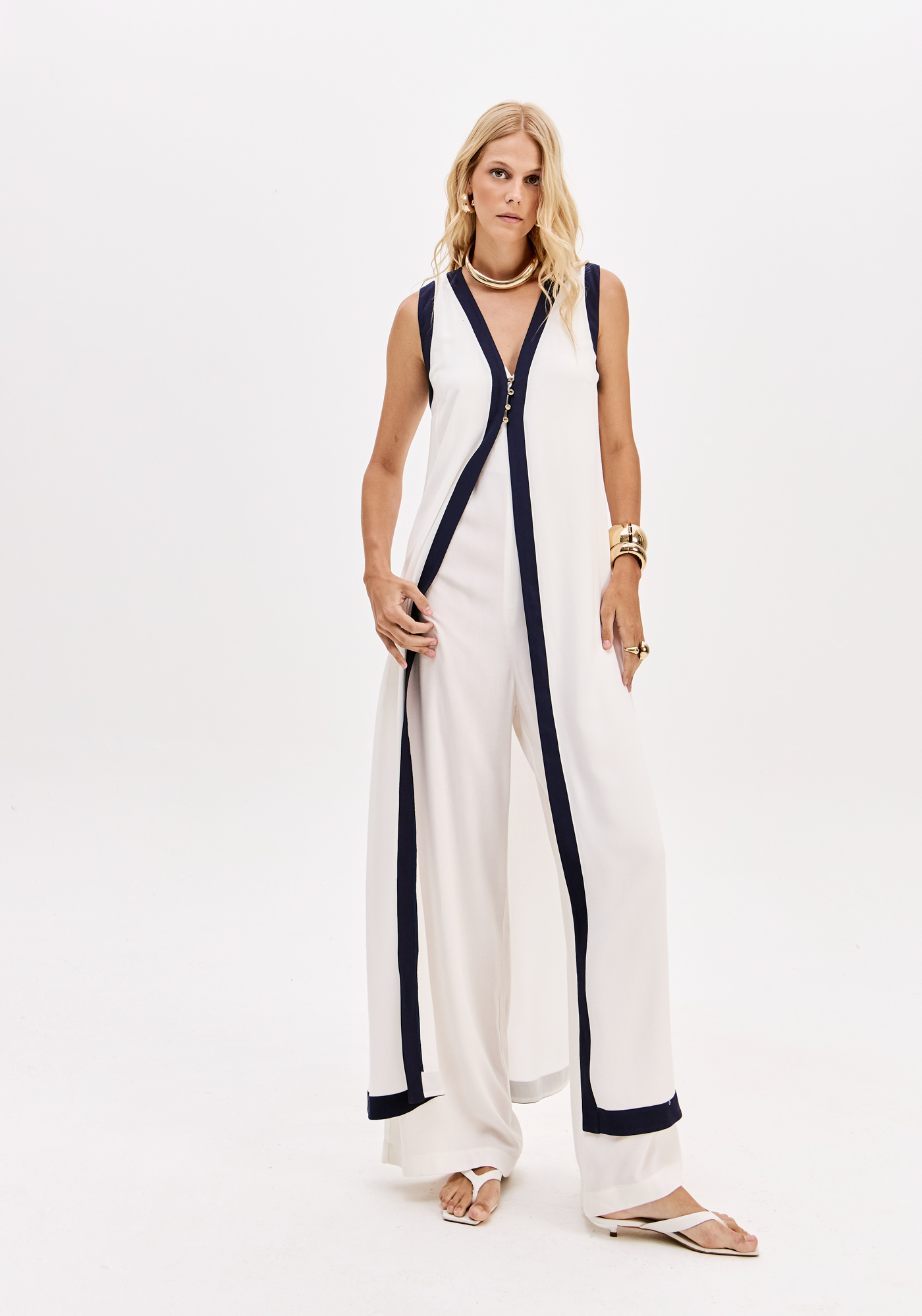 Macacão Comprido Azul e Barnco - Lança Perfume 1