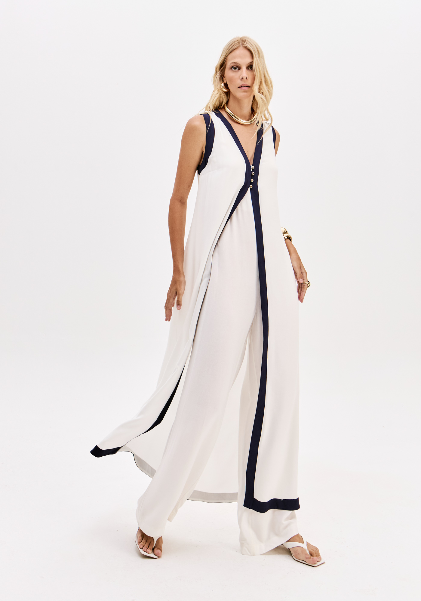 Macacão Comprido Azul e Barnco - Lança Perfume 3