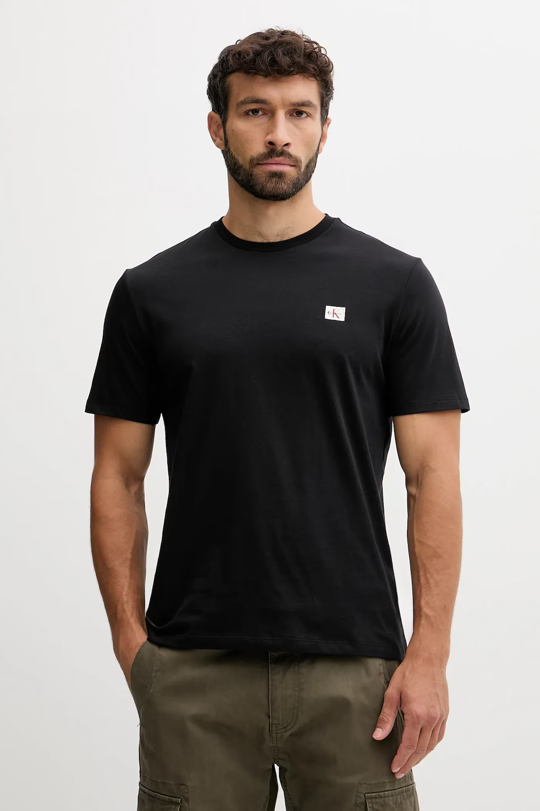 Pack 2 T-shirts Badge Perto + Branco - Calvin Klein  2