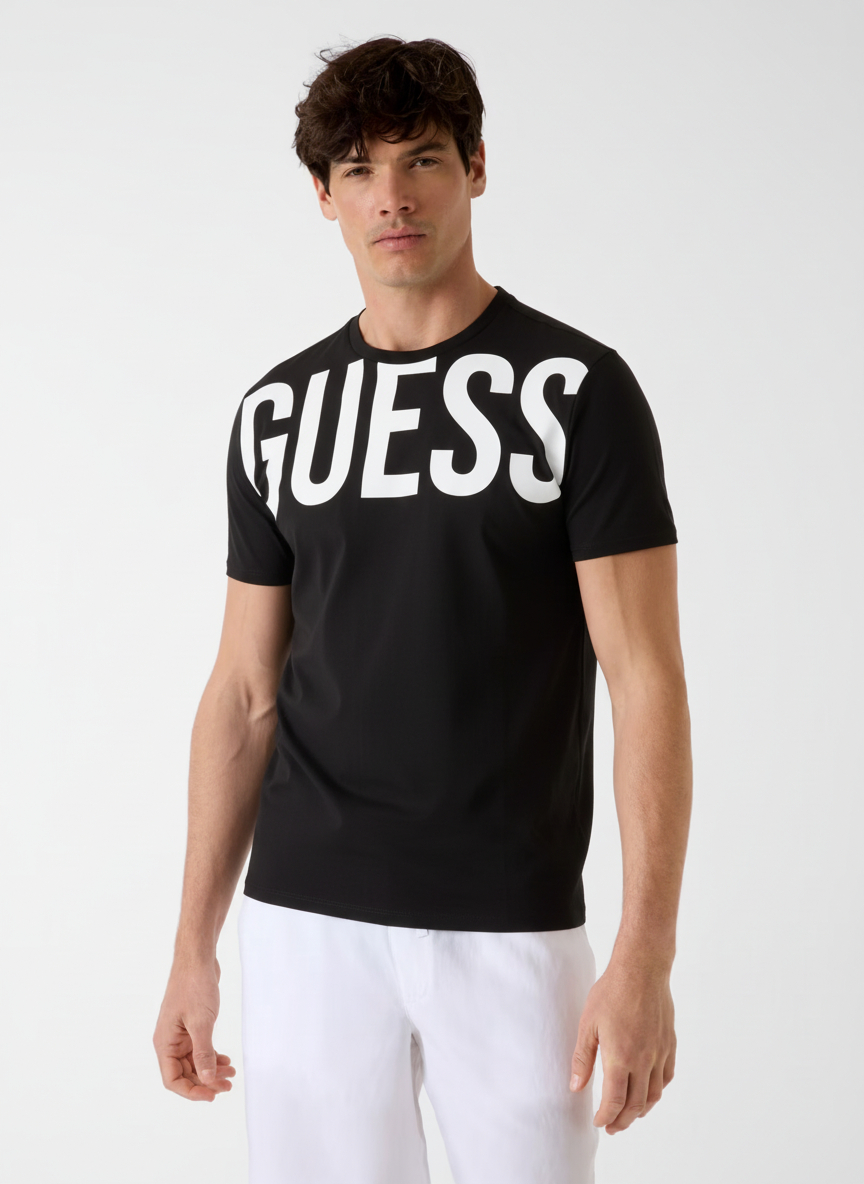 T-shirt Ultra Logo Preto e Branco - Guess  1