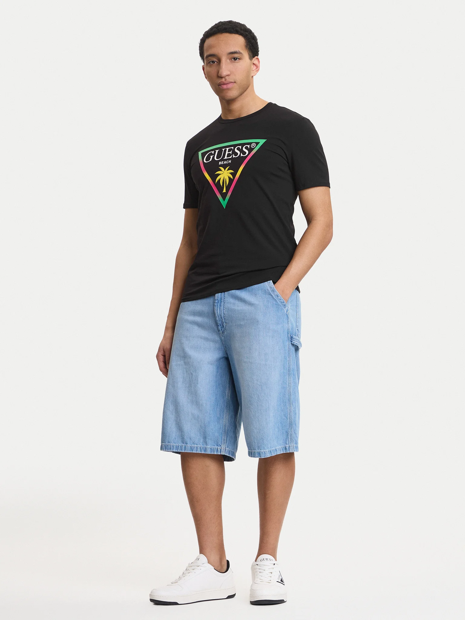 T-shirt Triângulo Colorido Preto - Guess 5