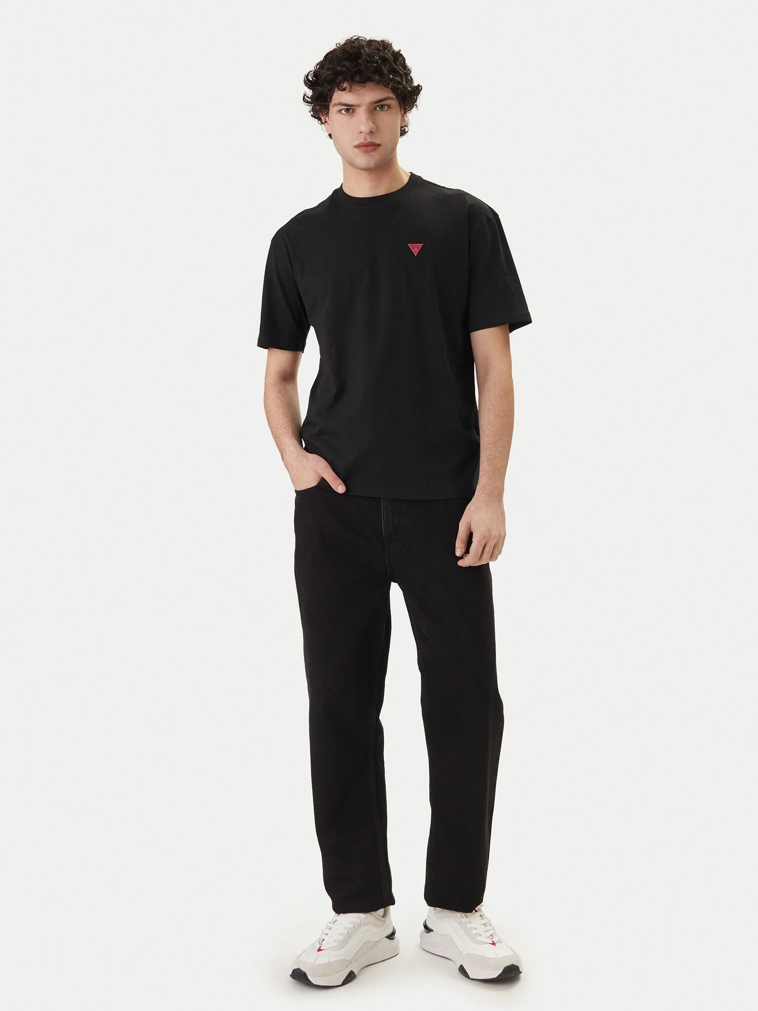 T-shirt Regular Mini Triângulo Preto - Guess 3