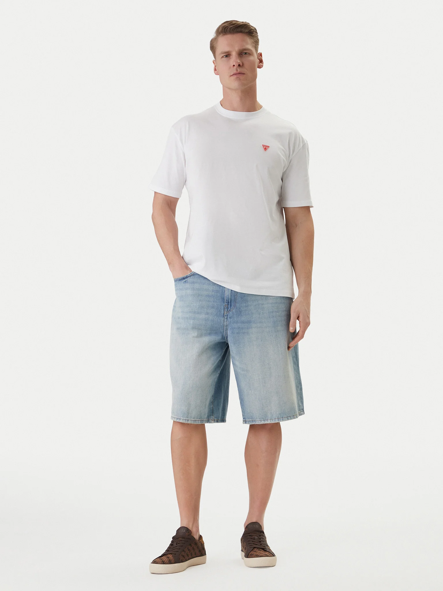 T-shirt Regular Mini Triângulo Branco - Guess 4