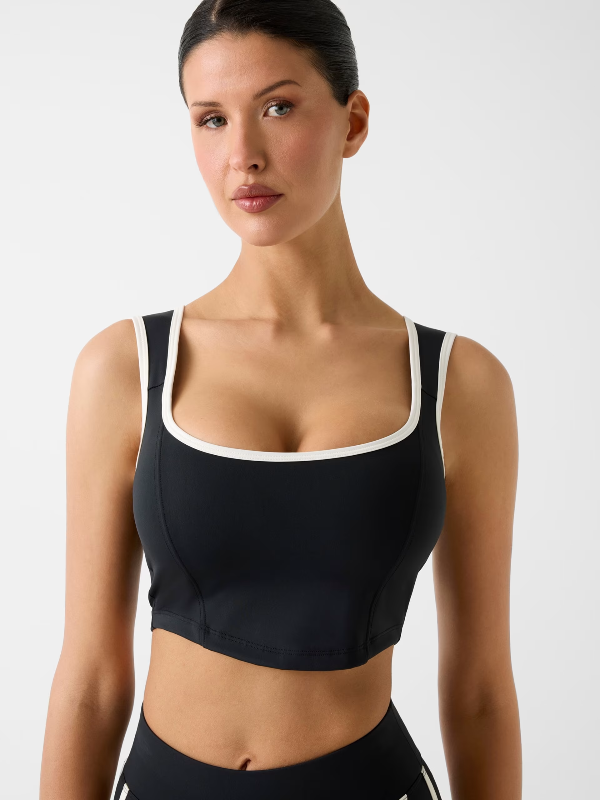 Top SARAH com Faixa Preto - Guess 4