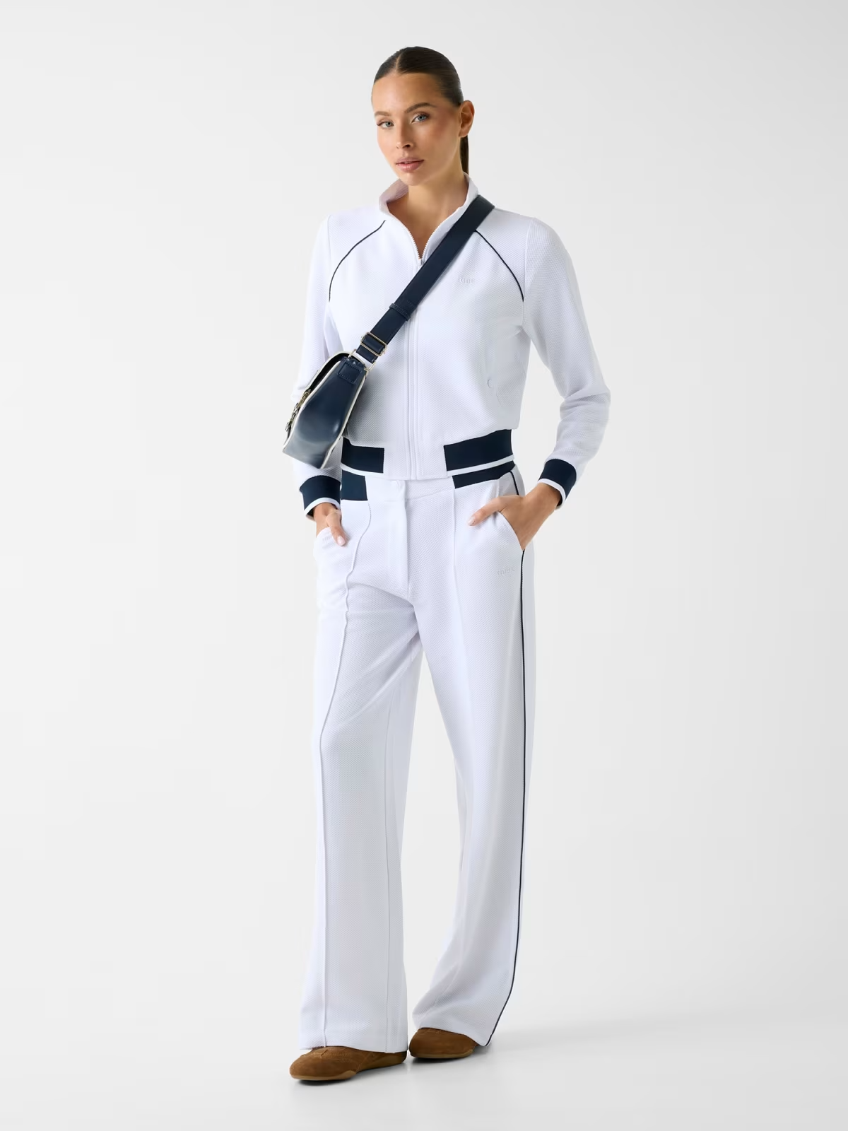 Casaco Desportivo SARAH PIQUE Branco - Guess  2