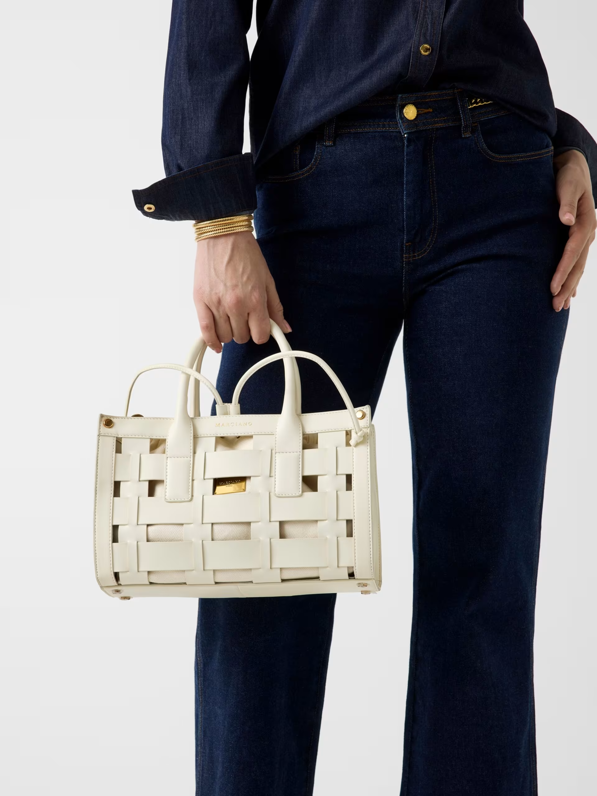 Mala de Mão Creme - Guess Marciano 4