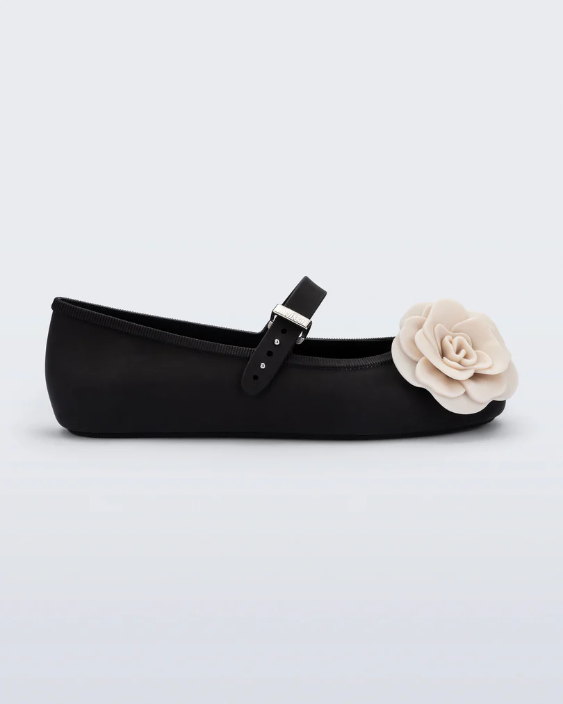 Sabrina Soft Ballerina Petals Preto - Melissa 1