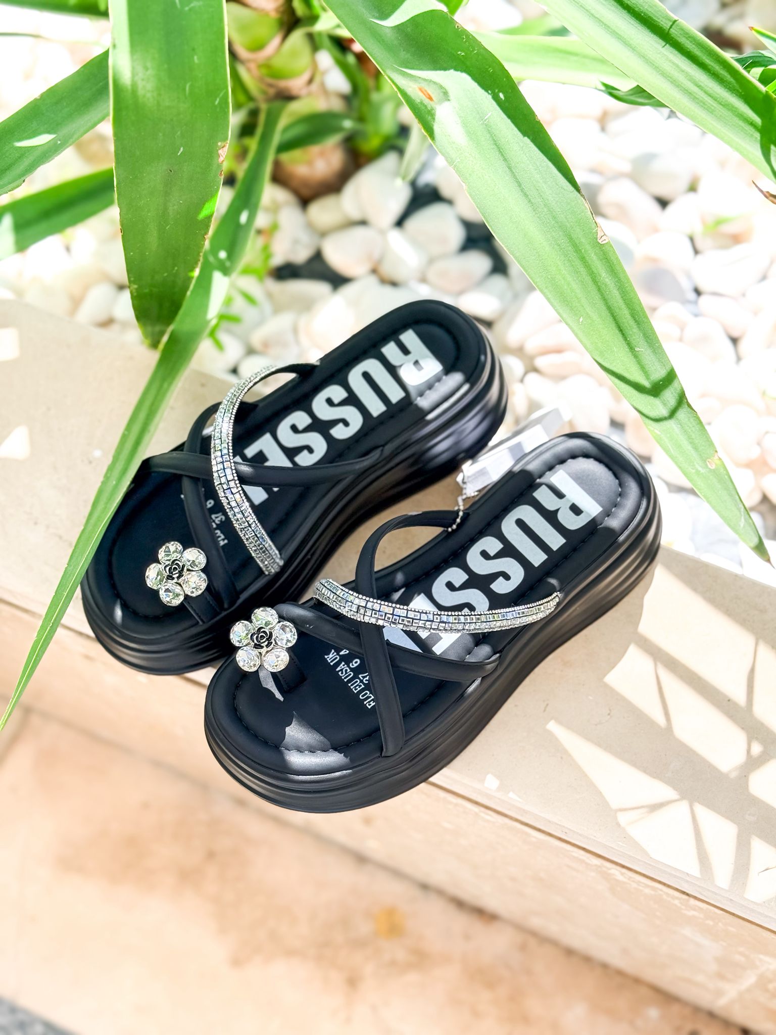 Chinelo Plataforma FLO Preto - Russel Matos  2