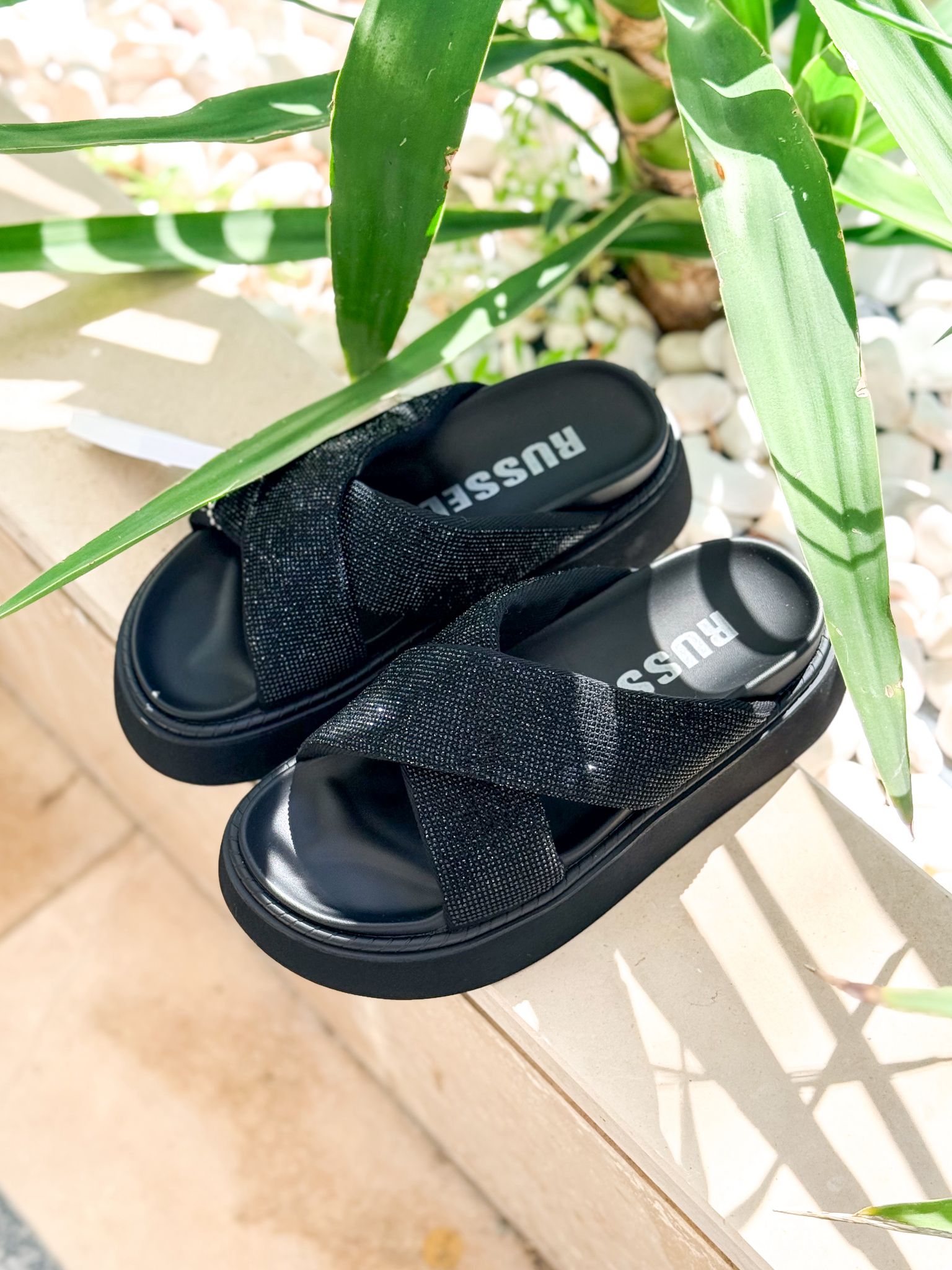 Chinelo Platafoma com Strass LIS Preto - Russel Matos 2