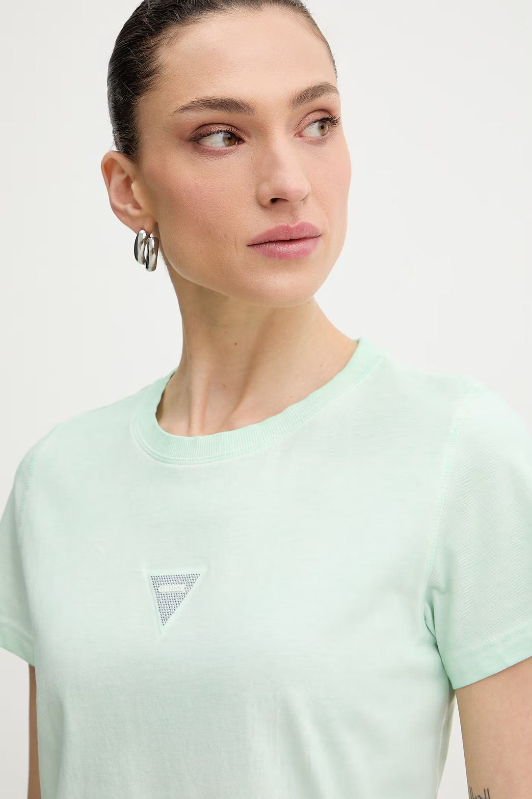 T-shirt com Lavagem Verde - Guess  4