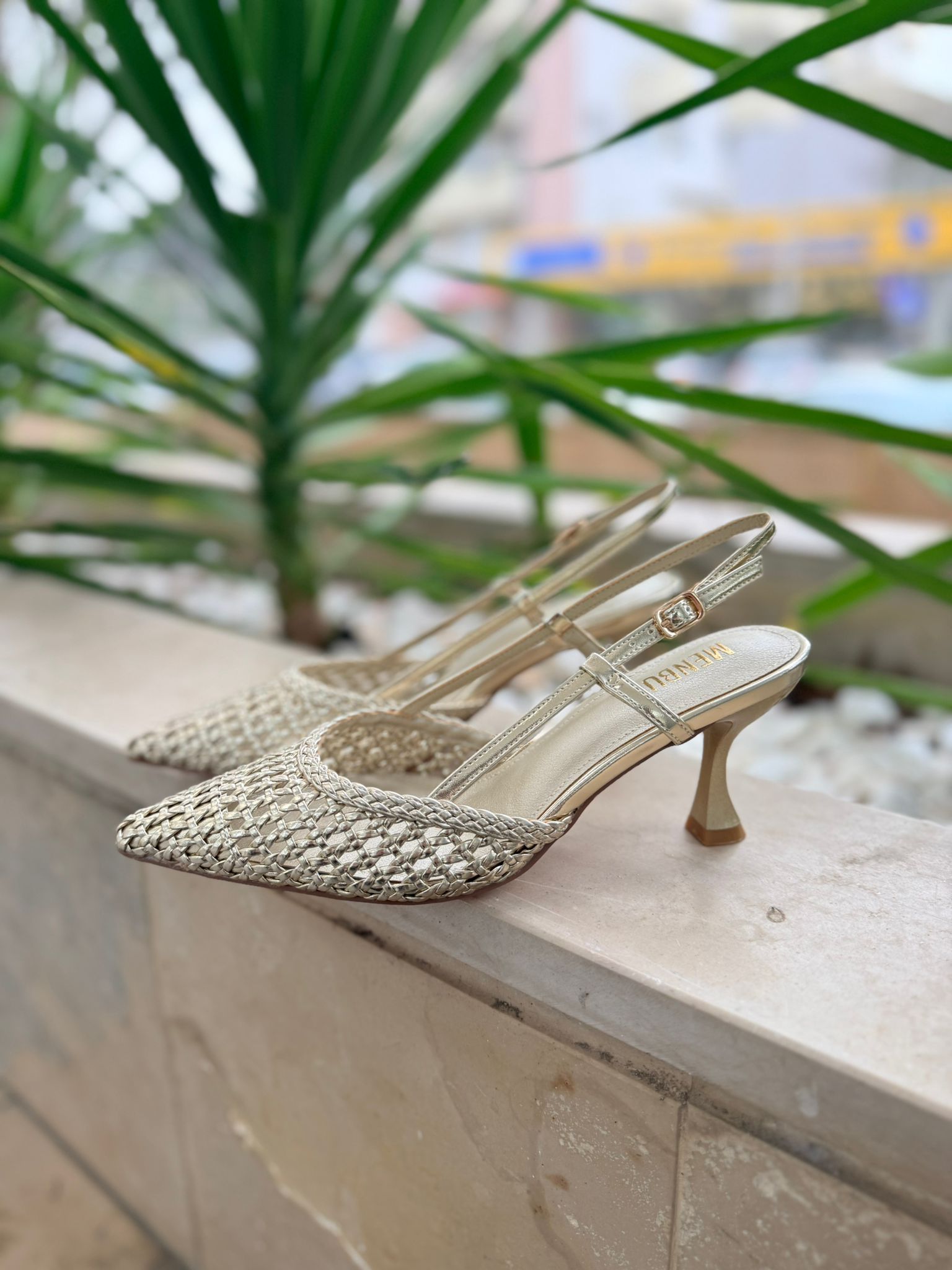 Sapato Aberto Dourado - Menbur 2