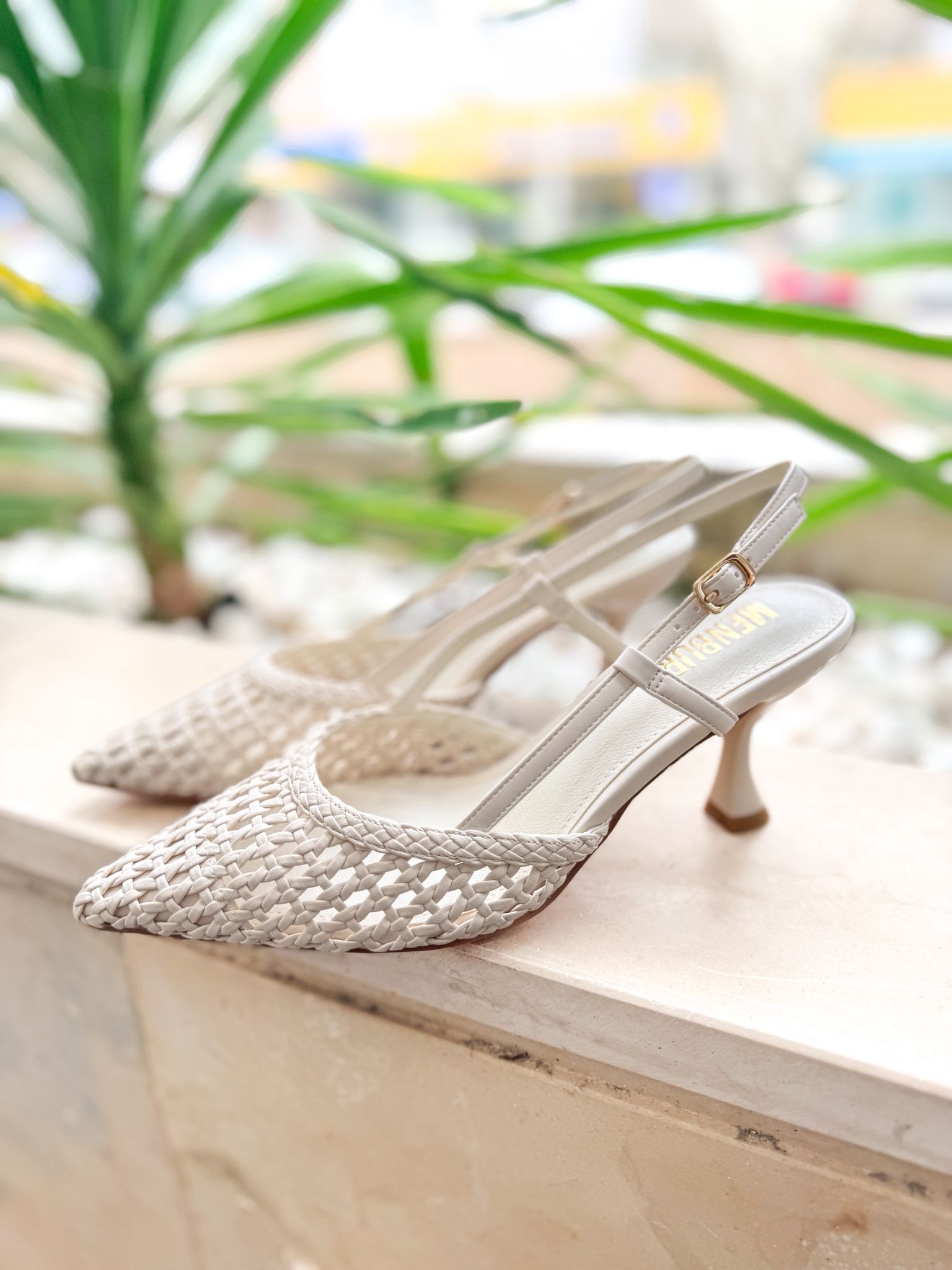 Sapato Aberto Branco - Menbur 1