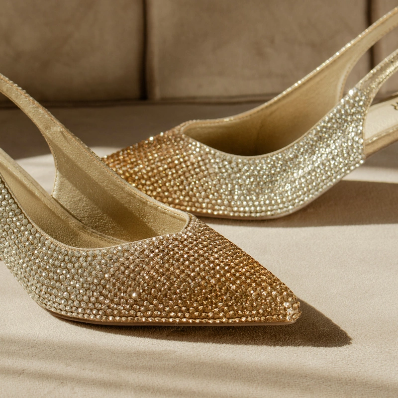 Sapato em Strass Dourado - Menbur  5