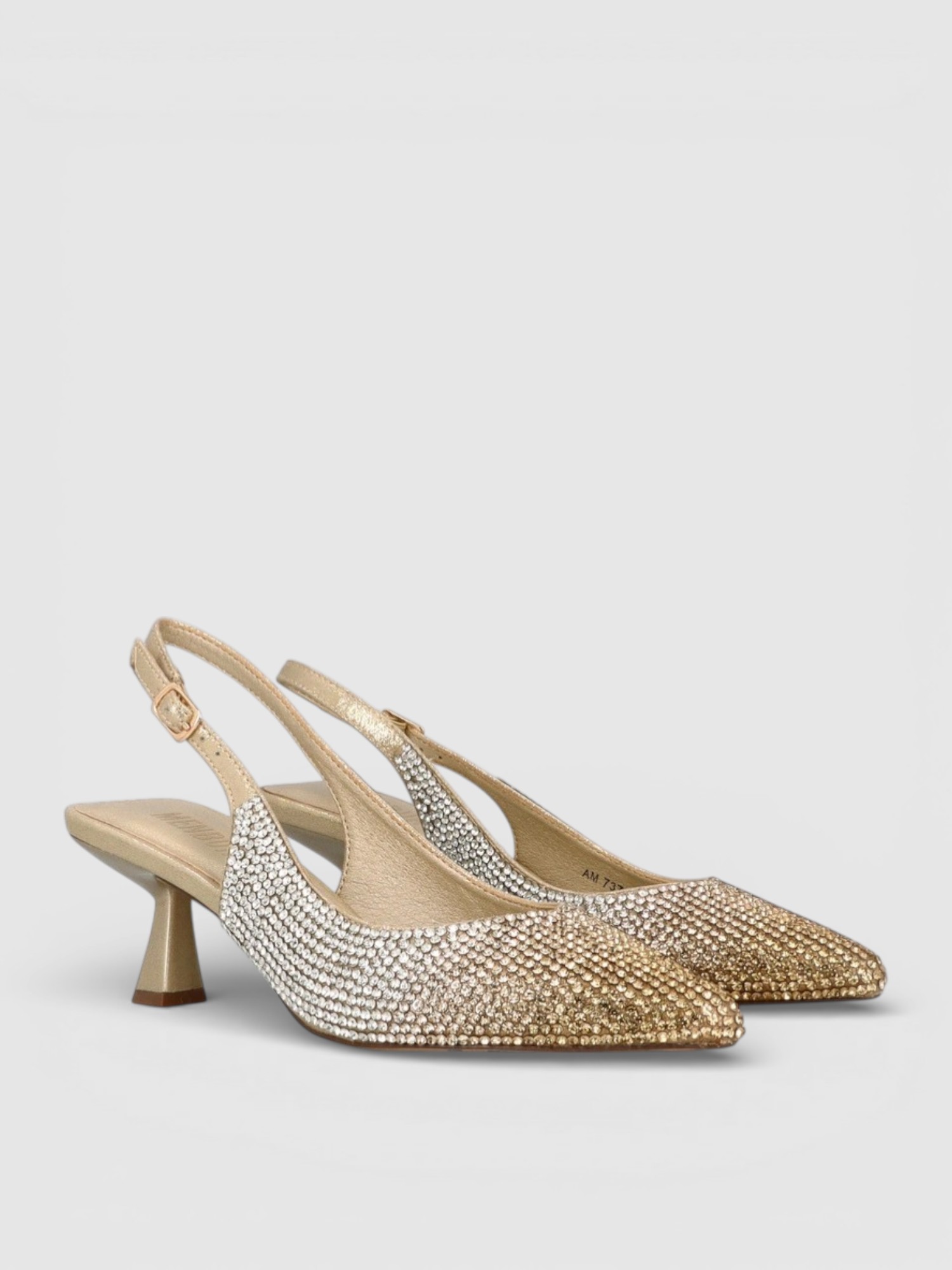 Sapato em Strass Dourado - Menbur  2