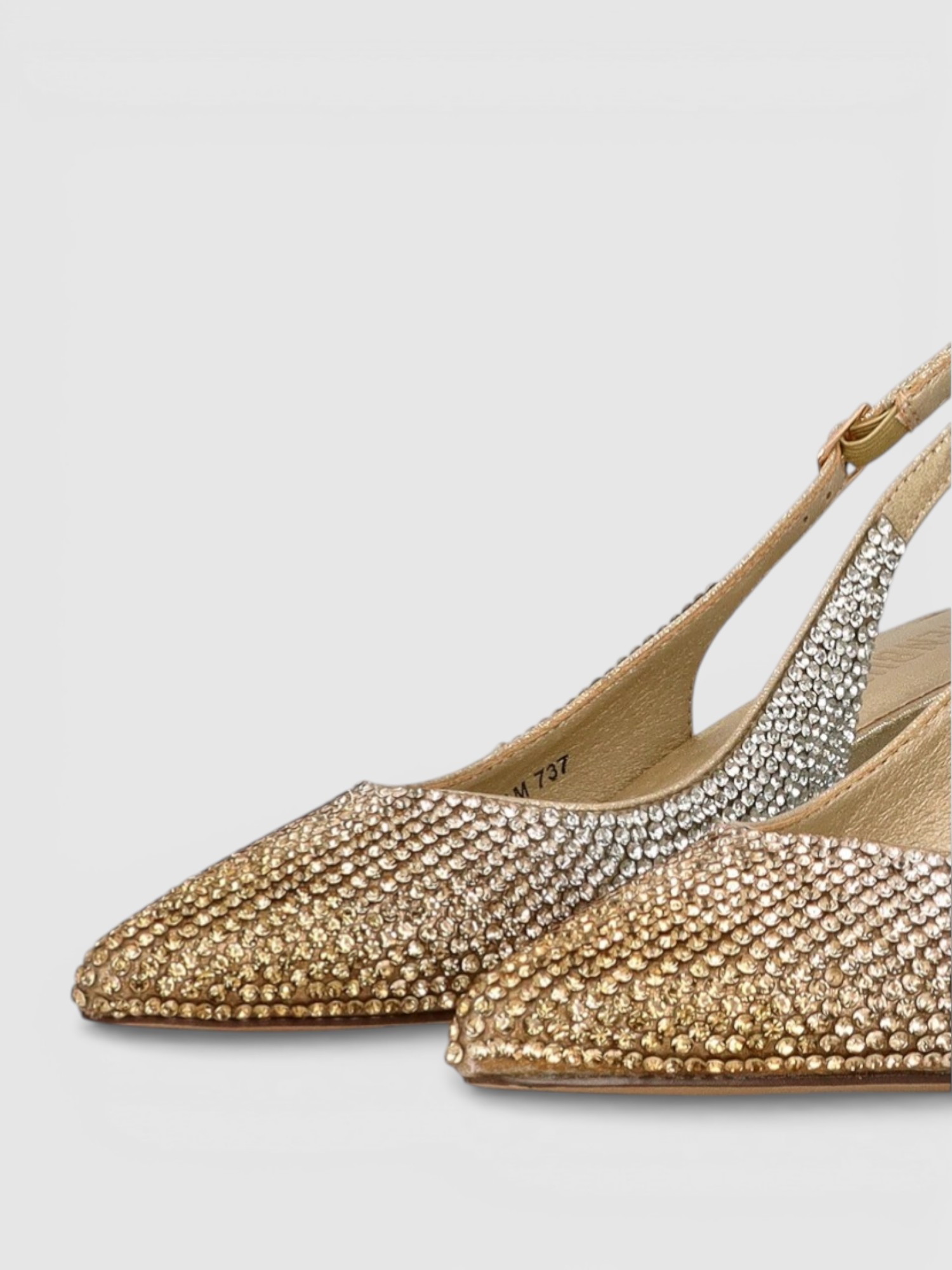 Sapato em Strass Dourado - Menbur  4