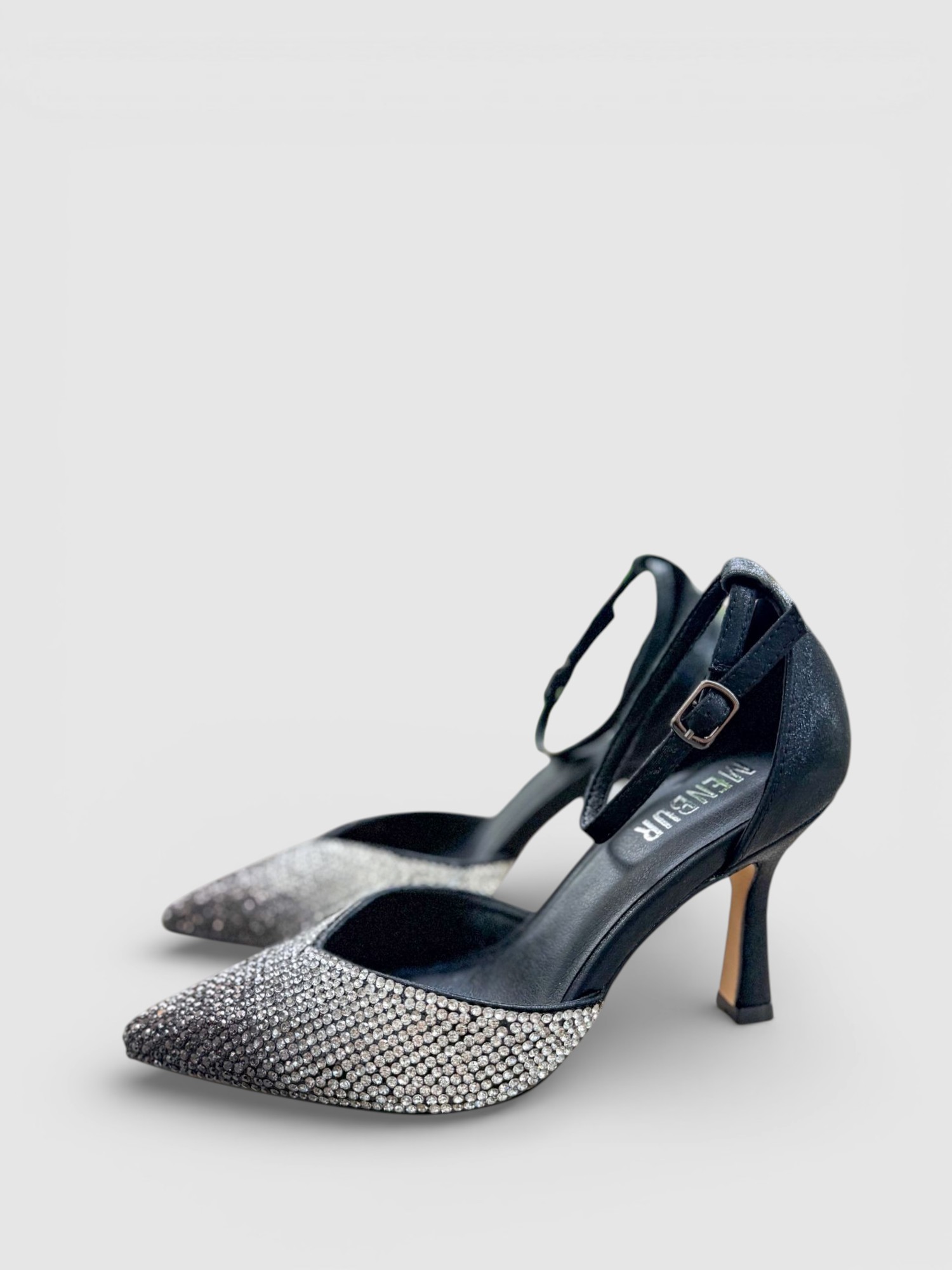 Sapato de Salto em Prateado - Menbur 2