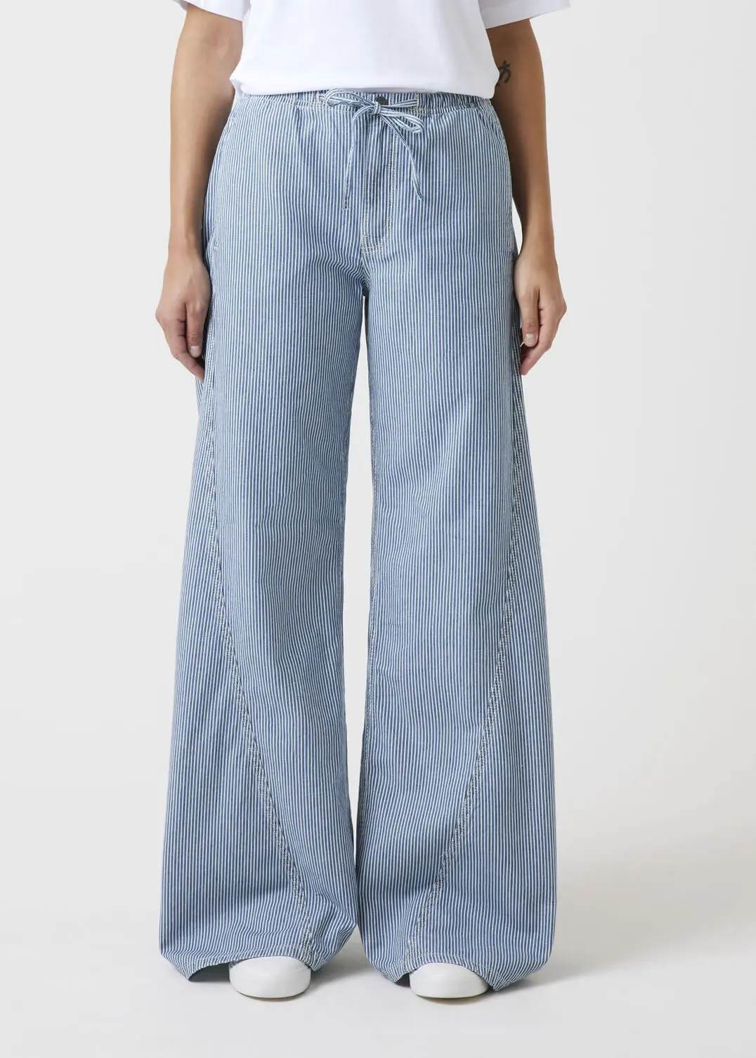 Calças com Riscas e Atilho Azul e Branco - Guess Jeans 1