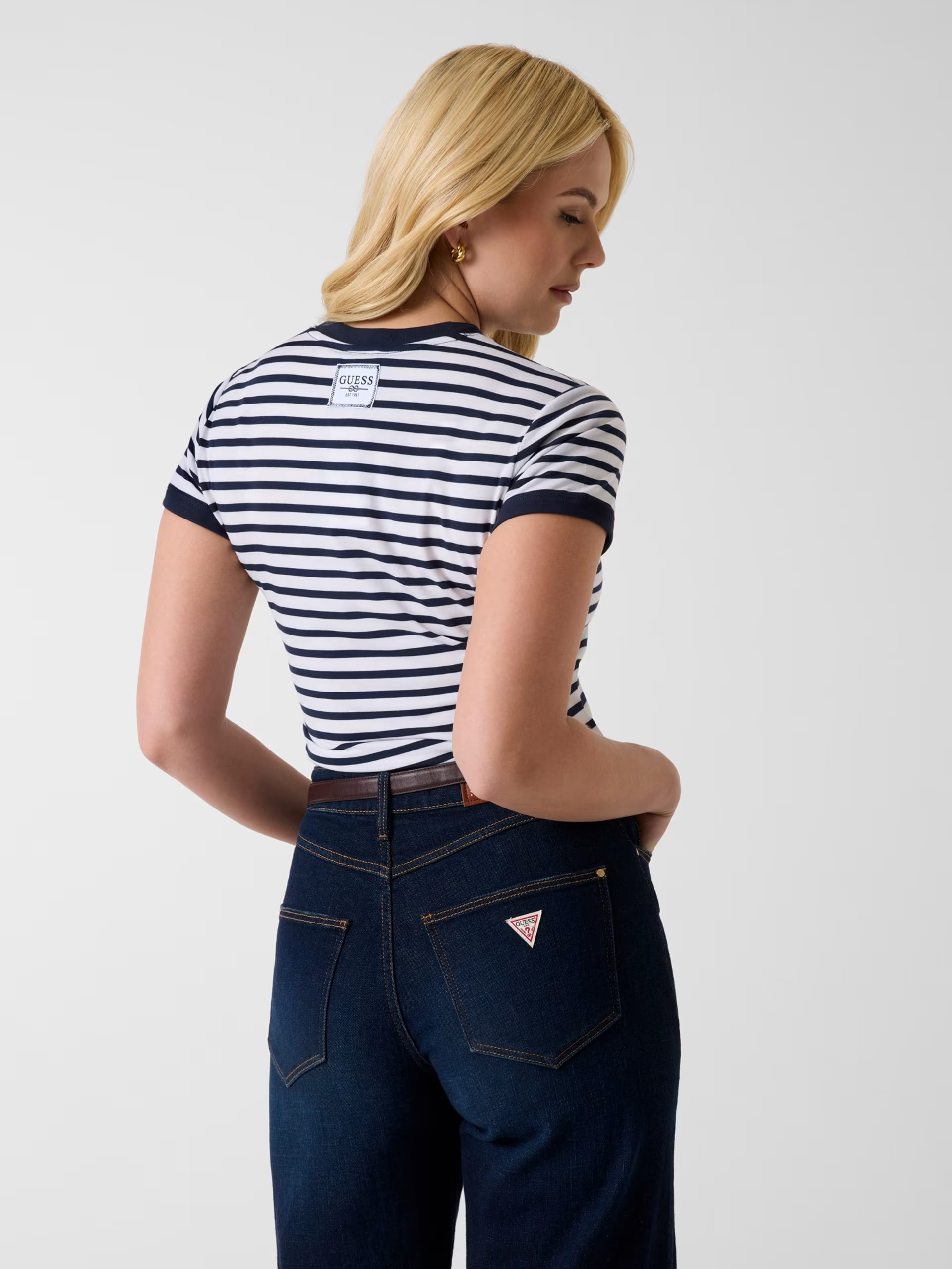 T-shirt Riscas Finas Azul e Branco - Guess  2