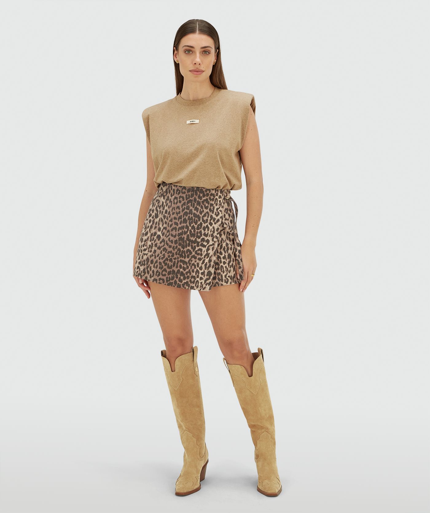 T-shirt SUE de Cavas Verde - Josh V  2