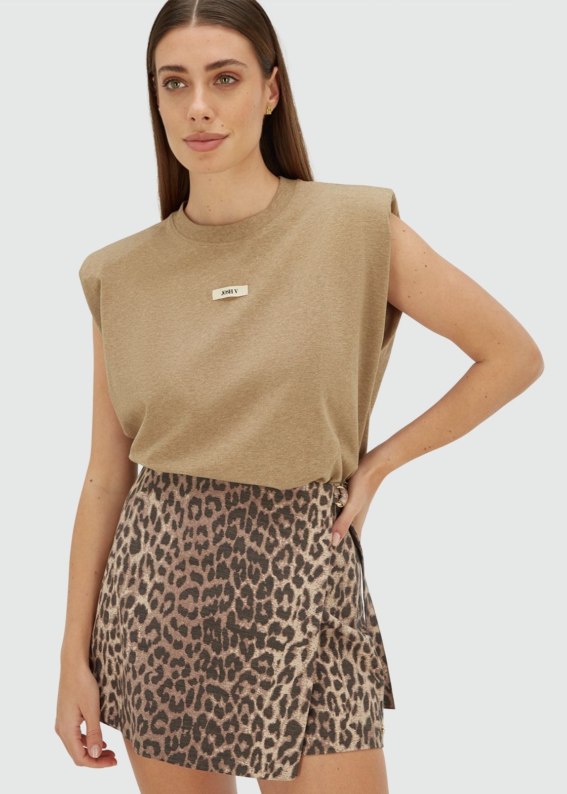 T-shirt SUE de Cavas Verde - Josh V  1