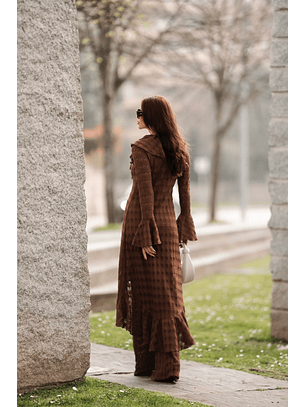 Casaco Comprido em Renda Castanho -  SAHOCO