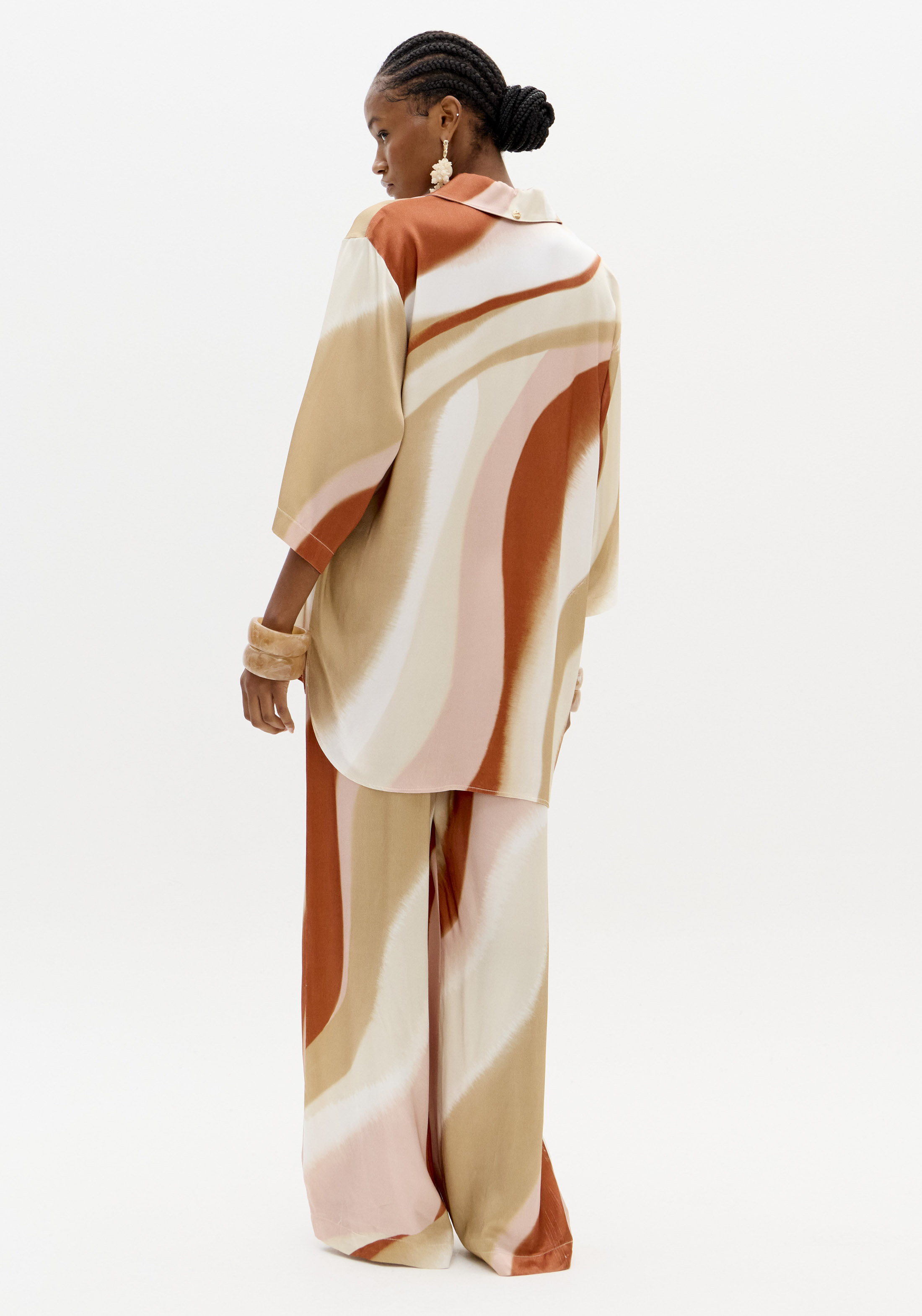 Camisa Acetinada SANDFLOW - Lança Perfume 6