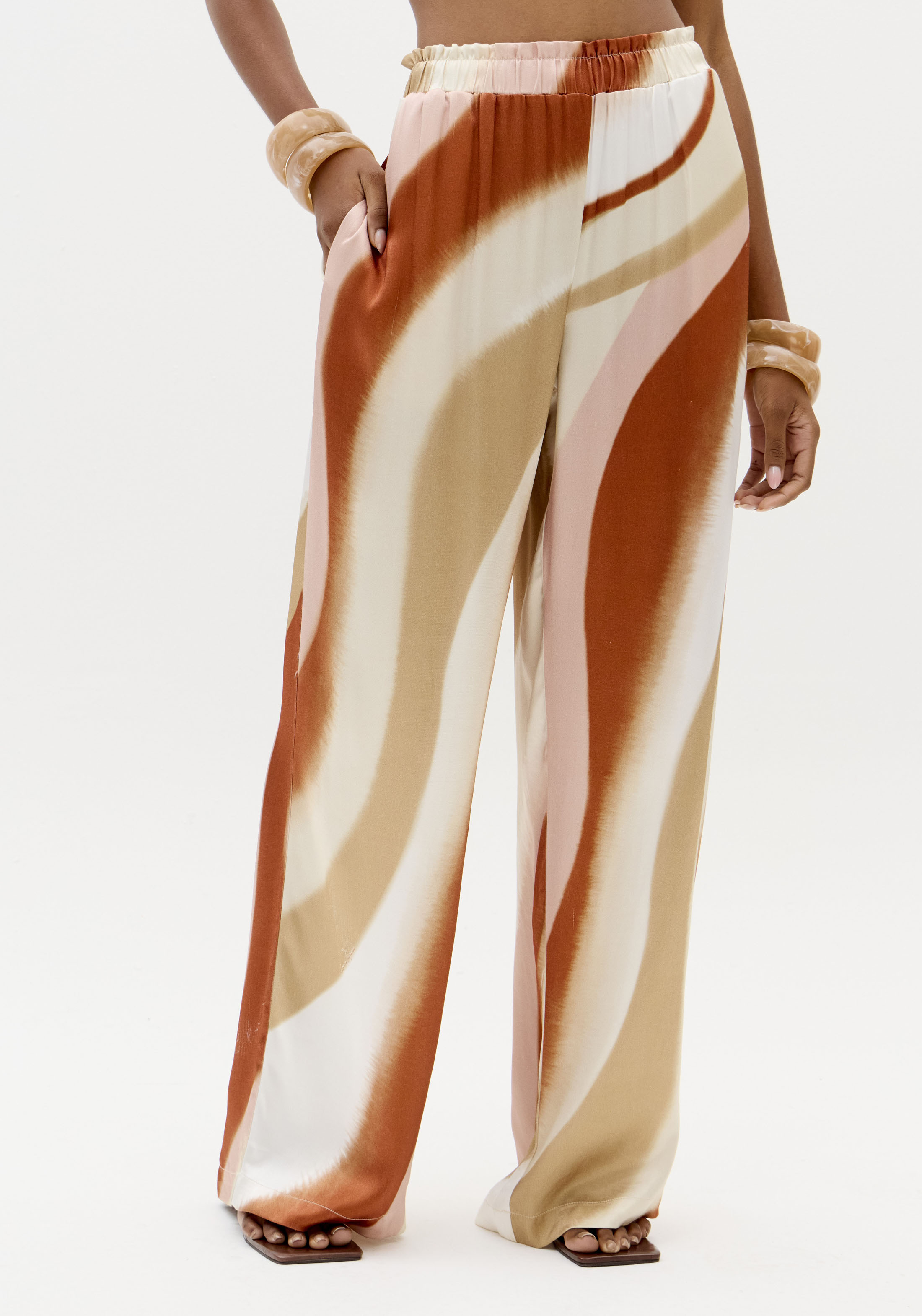 Calças Acetinada SANDFLOW - Lança Perfume 1