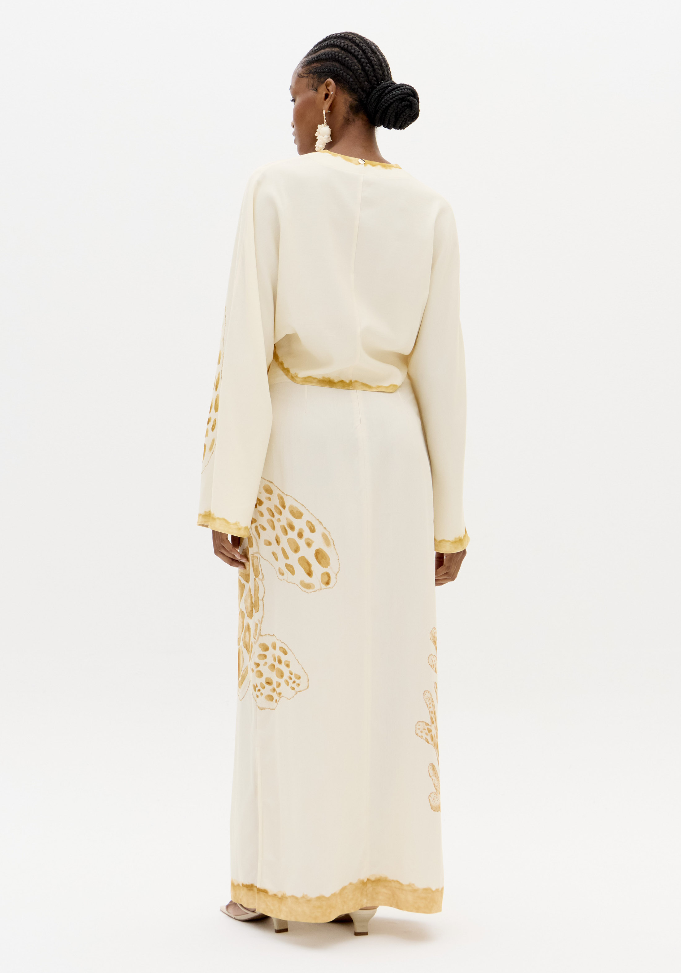 Saia Comprida TURTLE LOCAL Branco - Lança Perfume  5