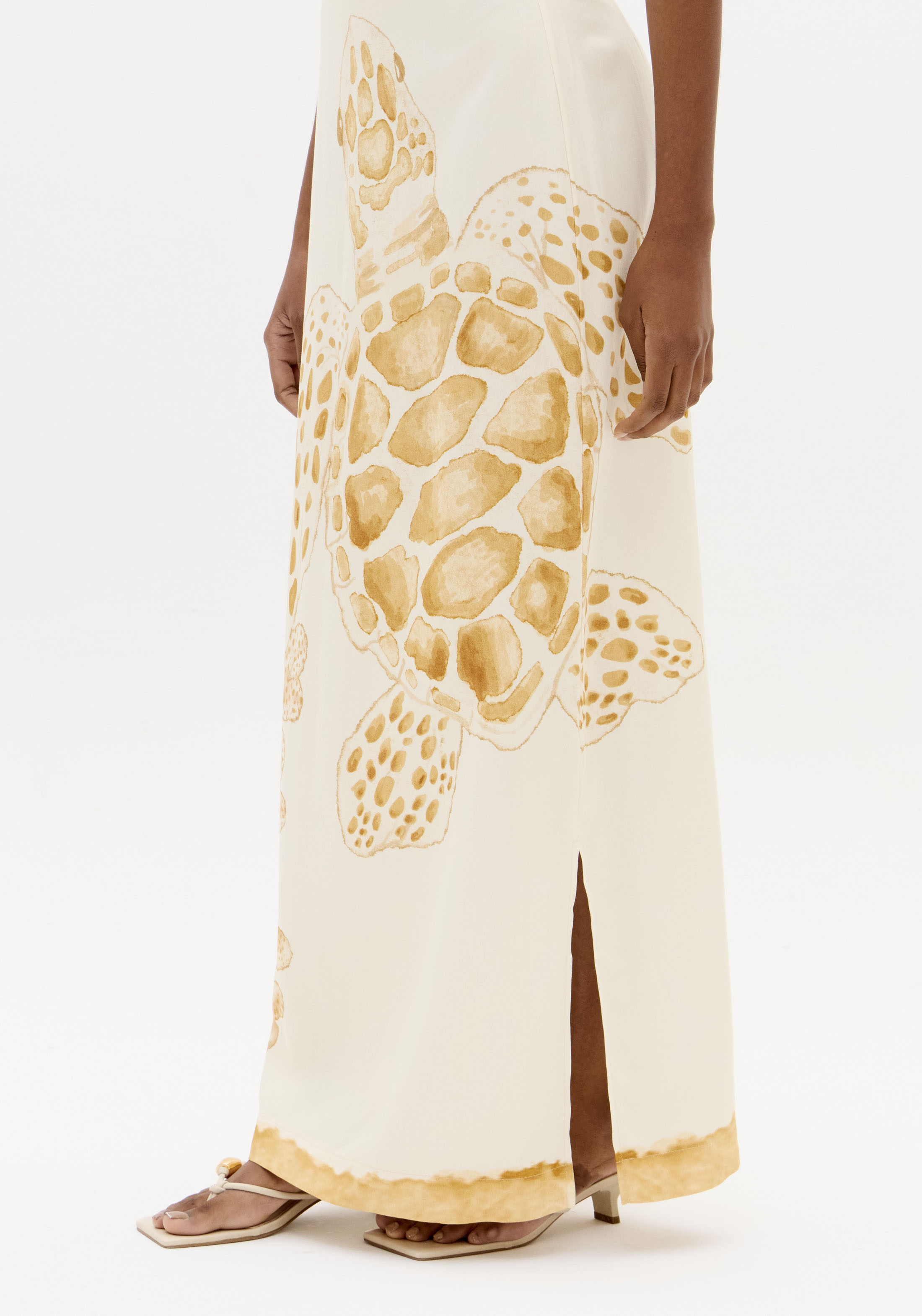 Saia Comprida TURTLE LOCAL Branco - Lança Perfume  3